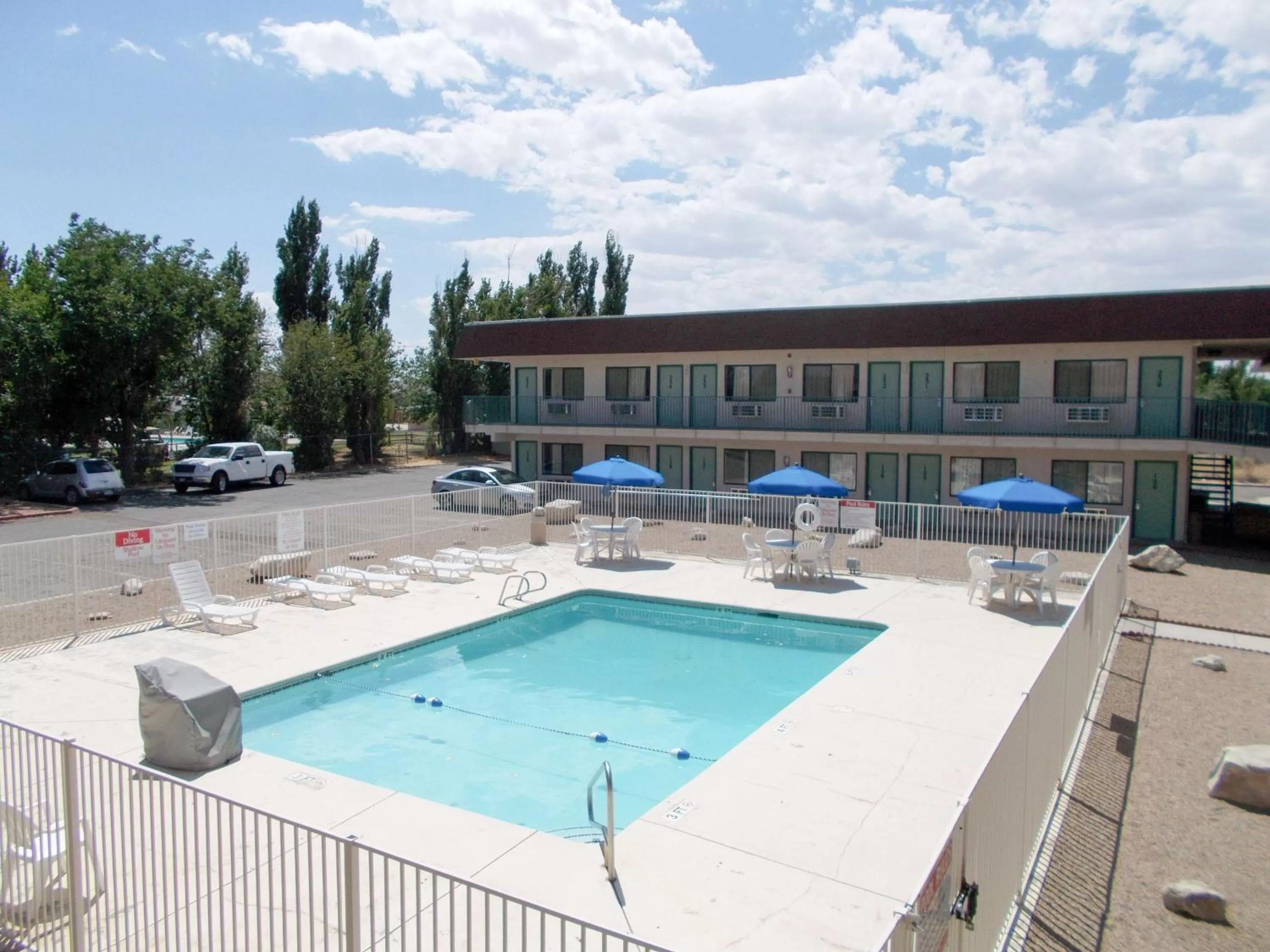 Pool view in Motel 6-Green River, UT