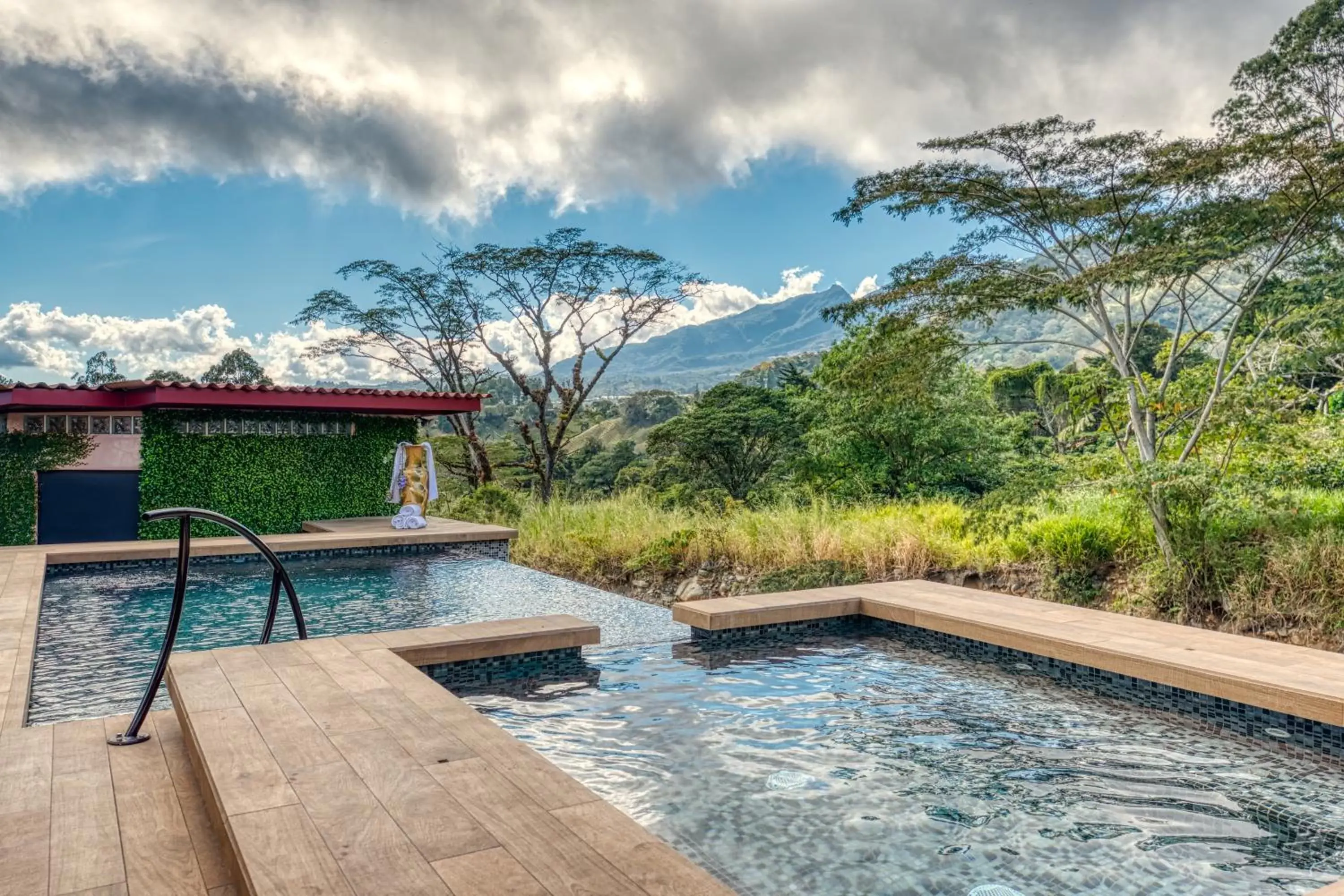 Swimming pool in The Inn at Palo Alto Swimming pool in The Inn at Palo Alto