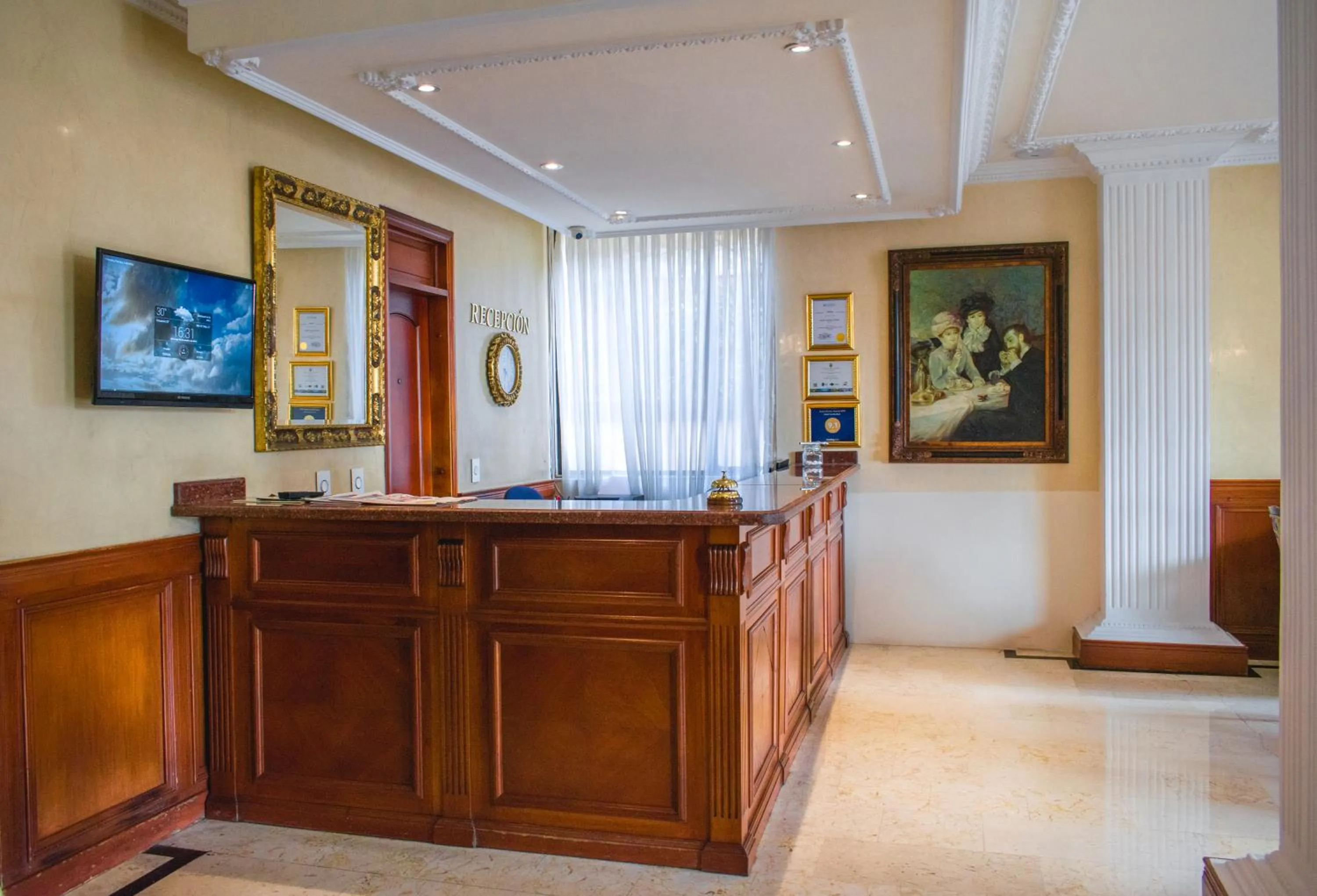 Lobby or reception in Hotel Castilla Real