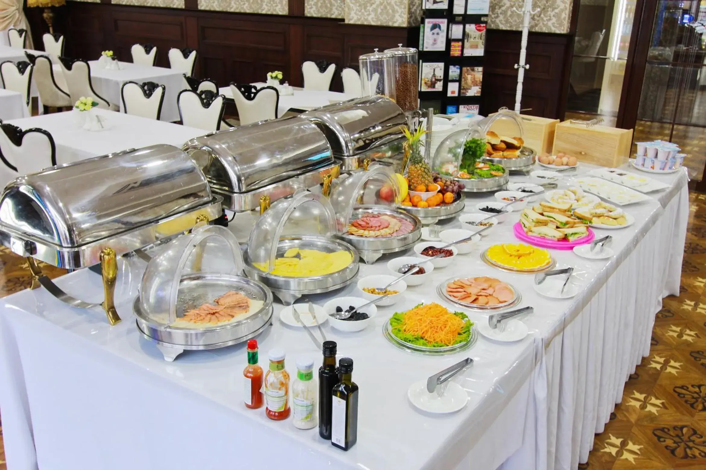 Restaurant/places to eat in Plaza Hotel Bishkek