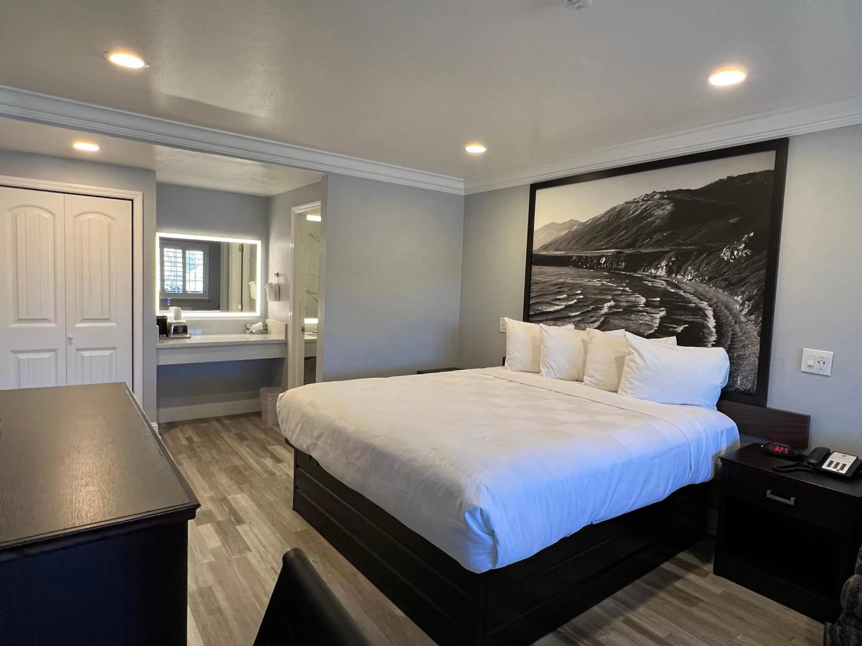 Bed in Aura Inn Monterey