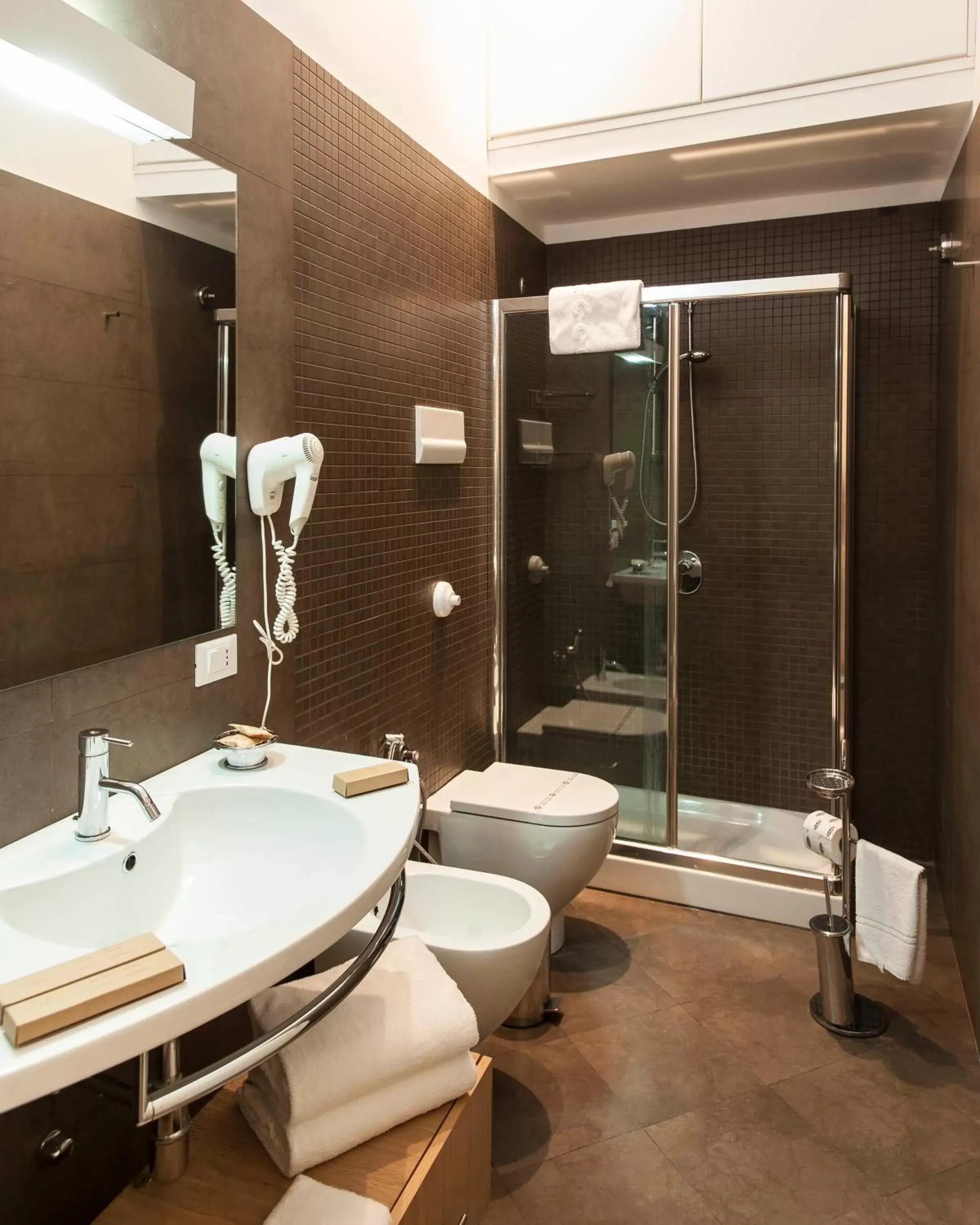 Shower, Bathroom in Hotel Palazzo Brunaccini