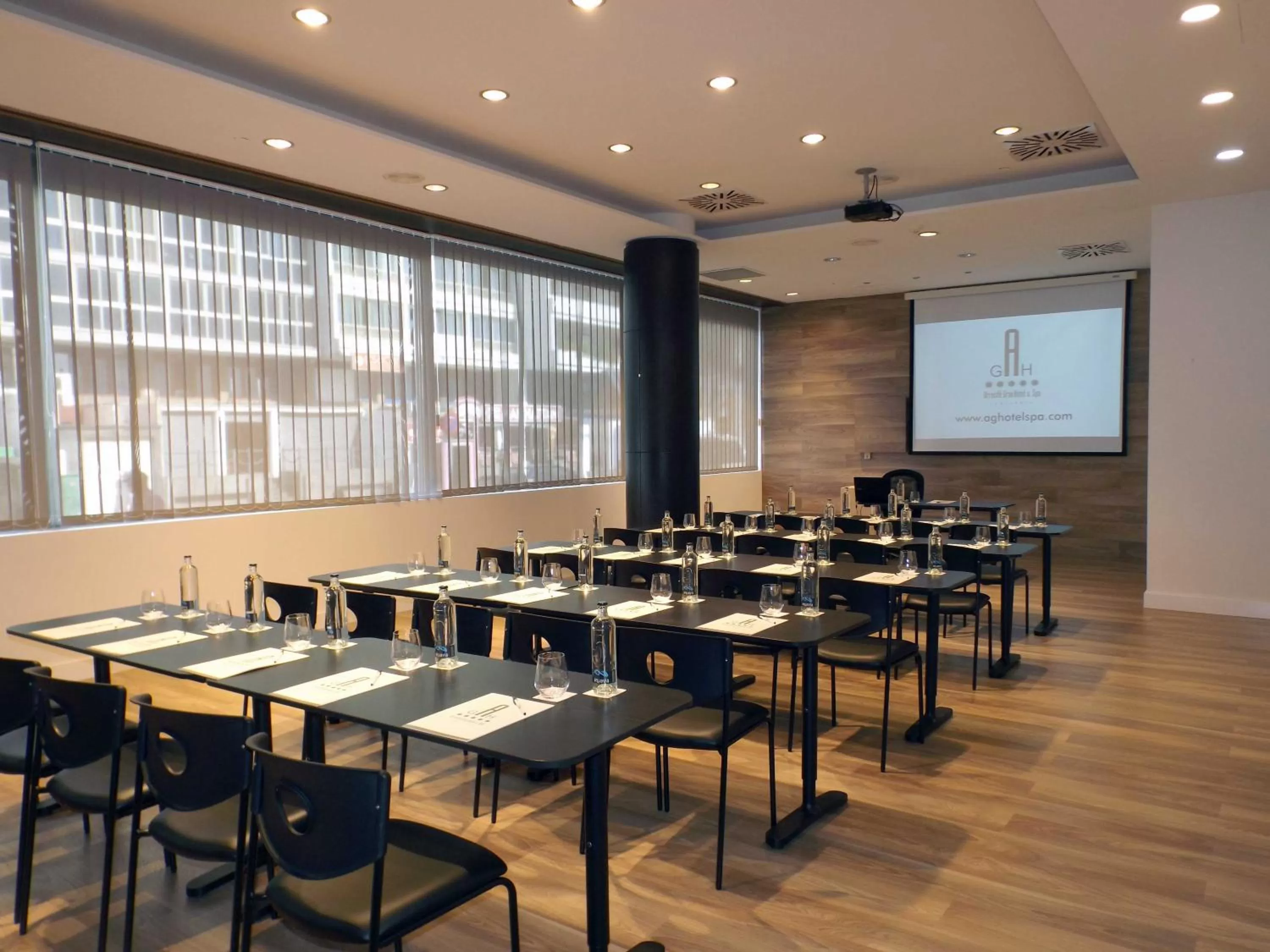 Meeting/conference room in Arrecife Gran Hotel & Spa