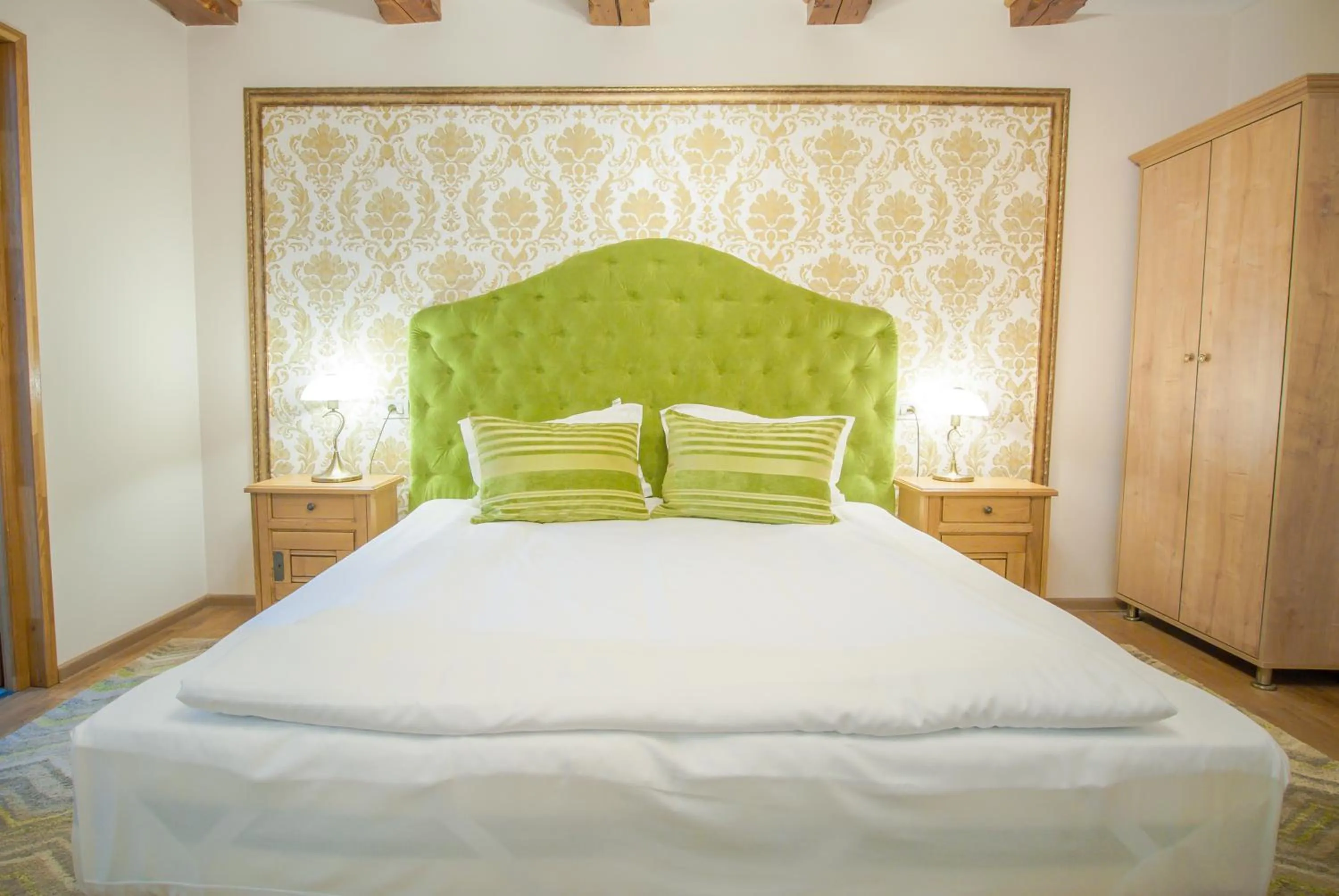 Bed in Safrano Palace