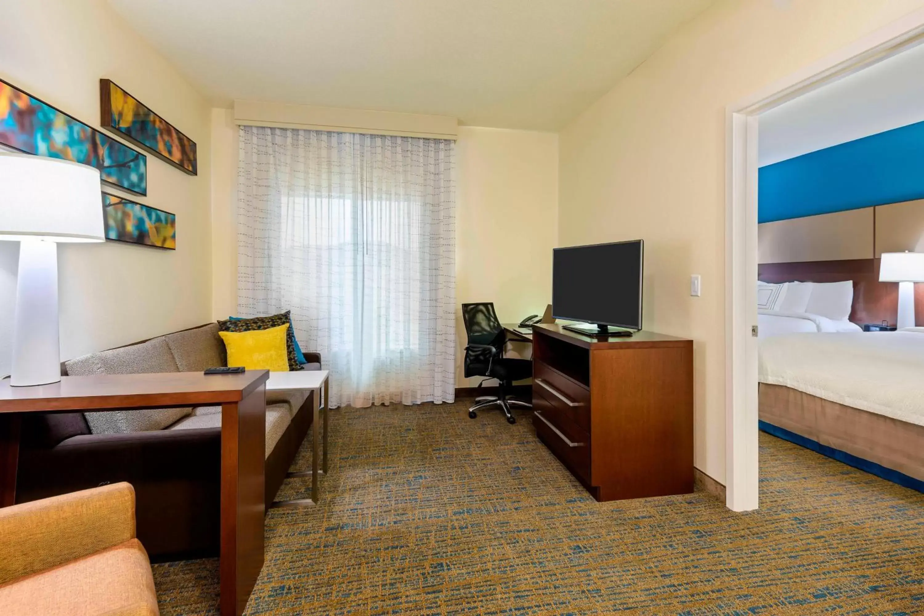 Bedroom, TV/Entertainment Center in Residence Inn by Marriott Fort Myers at I-75 and Gulf Coast Town Center