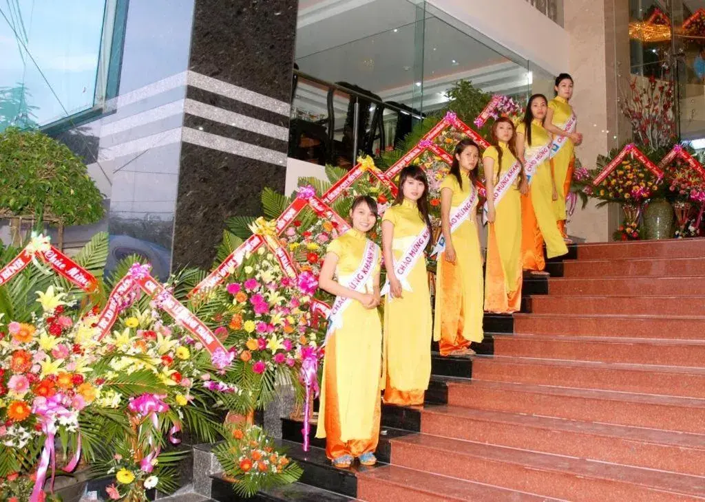 Staff in Hoang Yen Canary Hotel