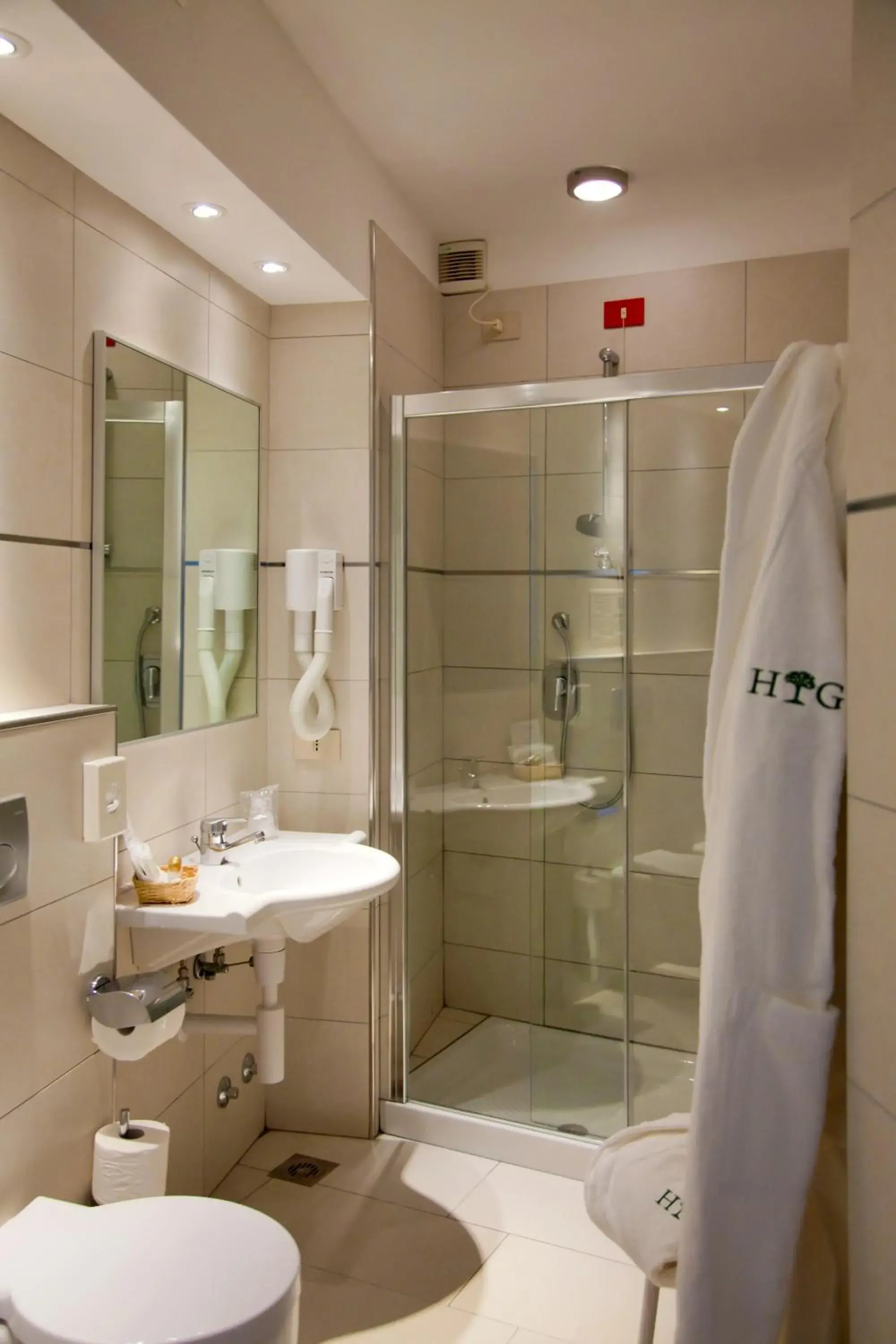 Hot Tub, Bathroom in Hotel Garden Sea Wellness & Spa 4 stelle superior