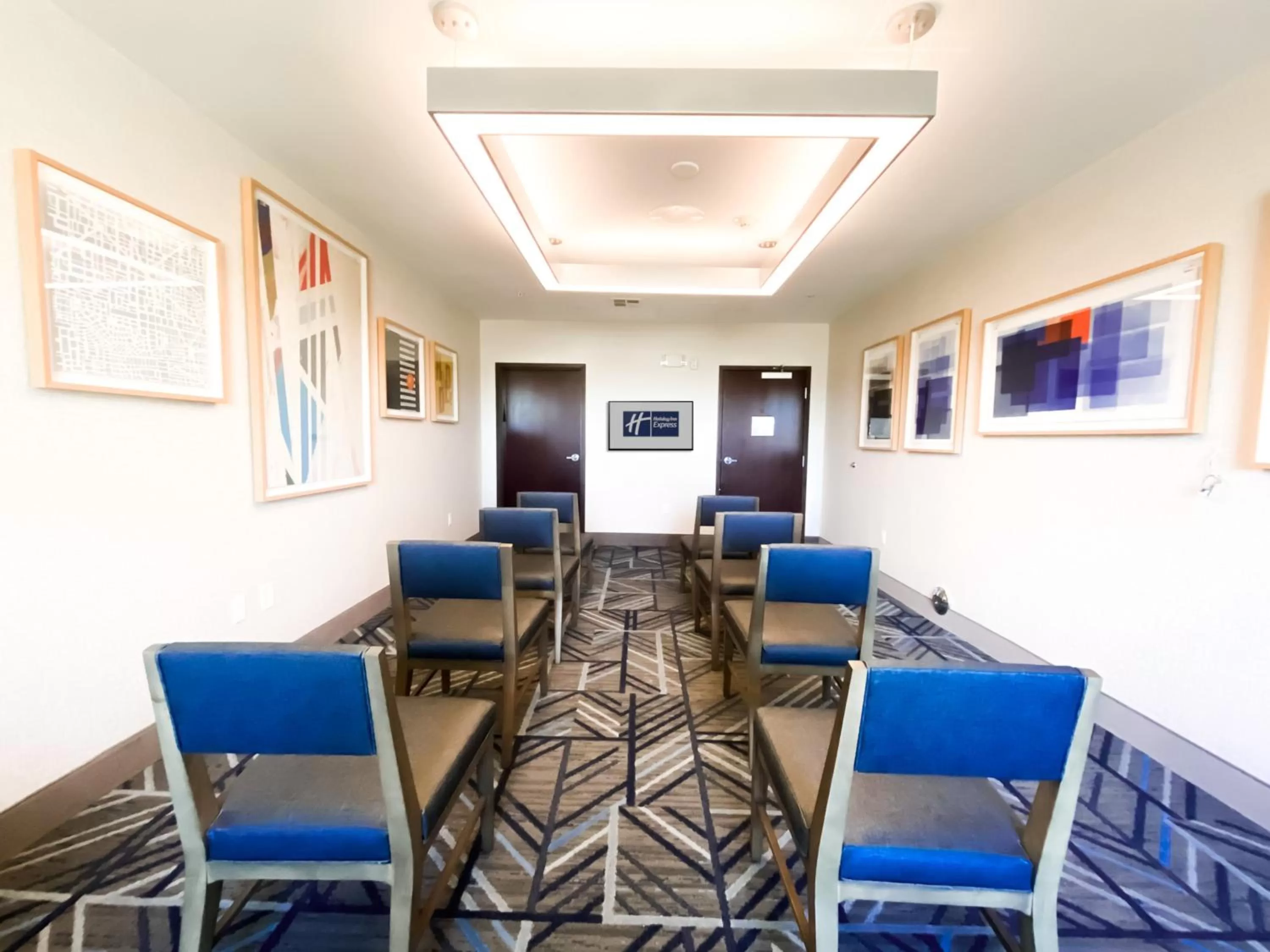 Meeting/conference room in Holiday Inn Express & Suites Frazier Park by IHG