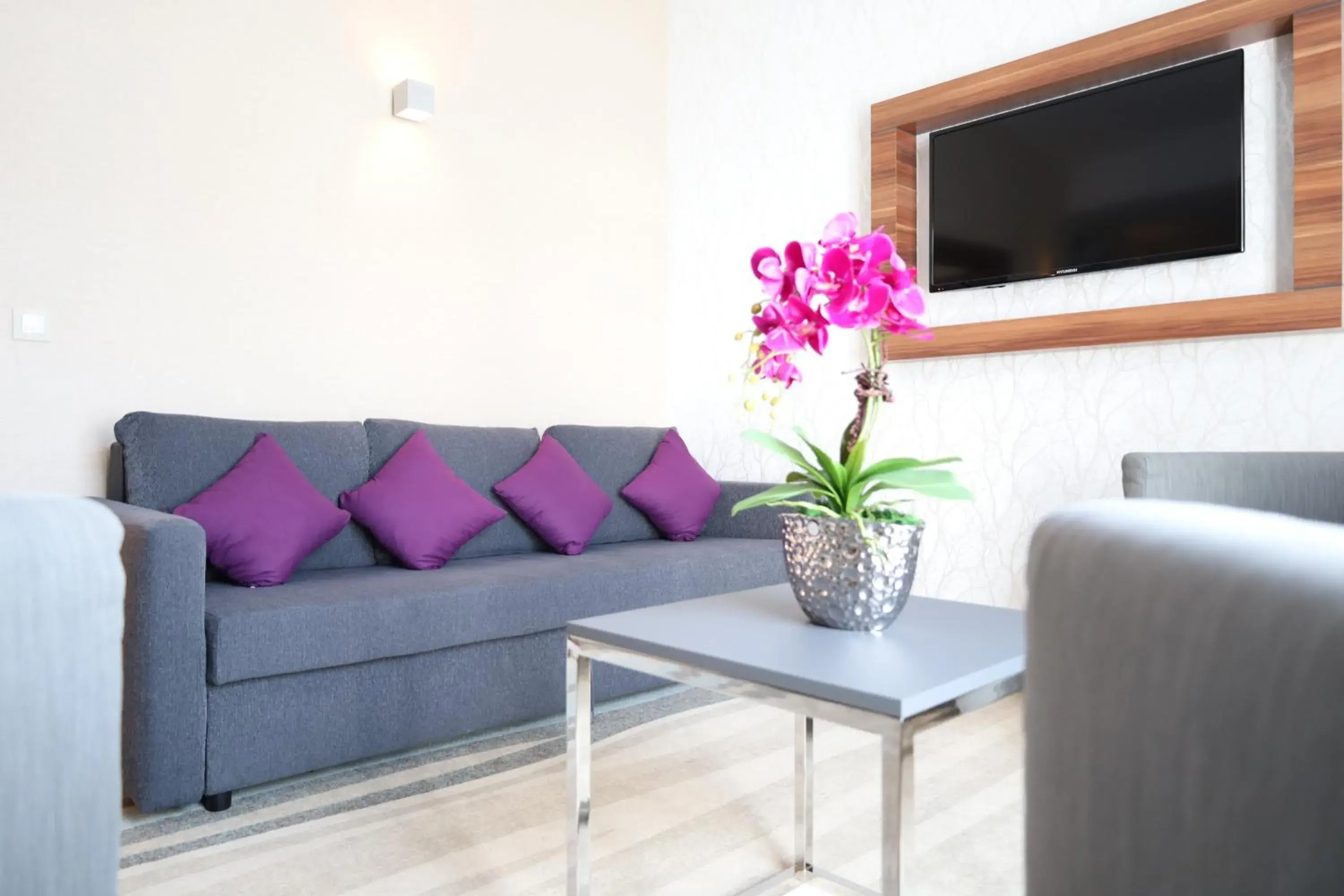 Living room, Seating Area in Warsaw Plaza Hotel