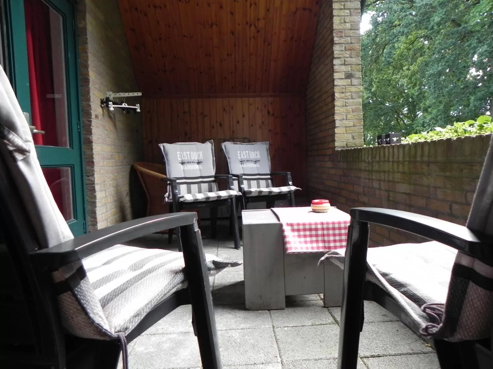 Balcony/Terrace in B&B OpdeParkkamp met laadpaal voor elektrische auto's