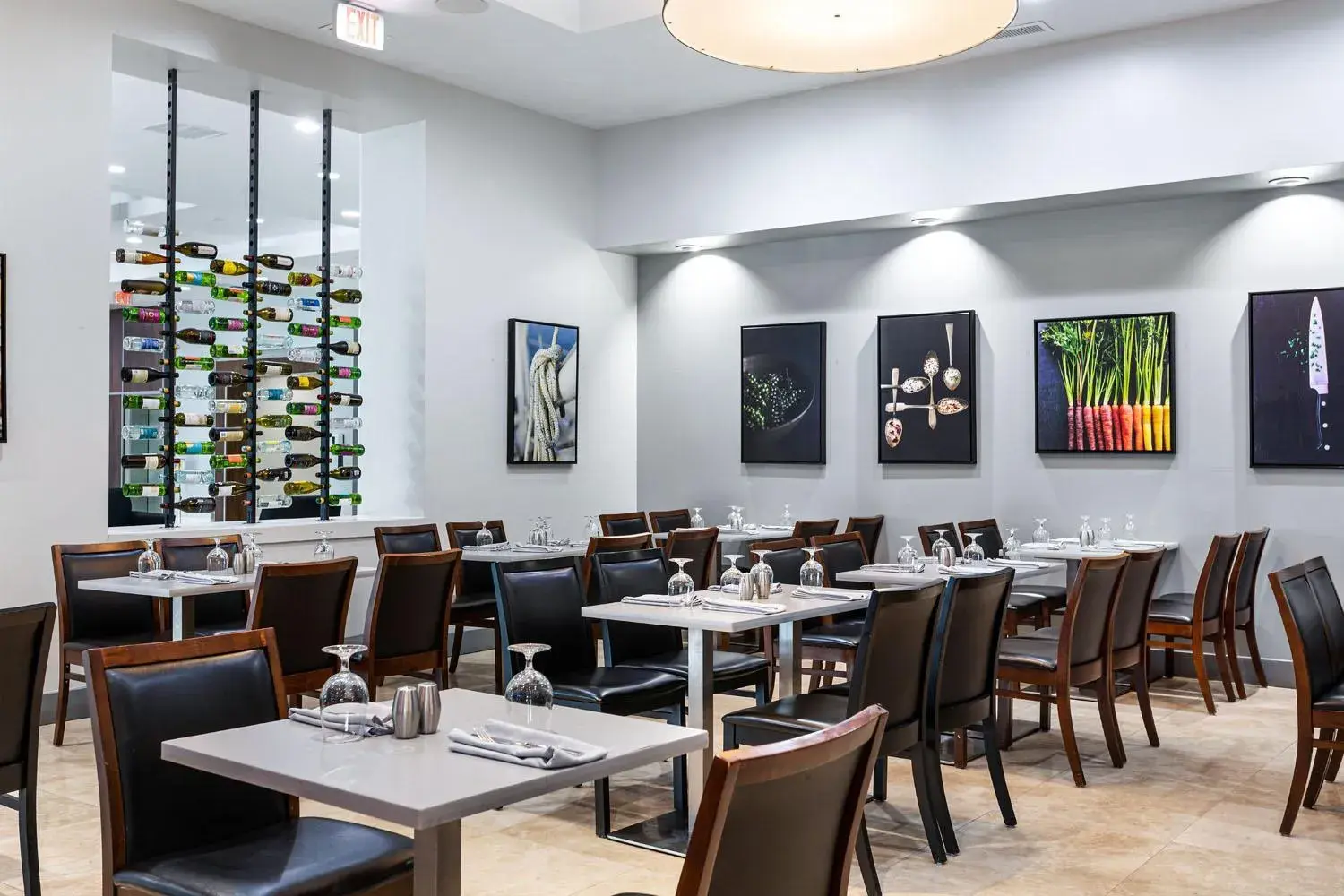 Restaurant/places to eat in Harborside Hotel Restaurant/places to eat in Harborside Hotel