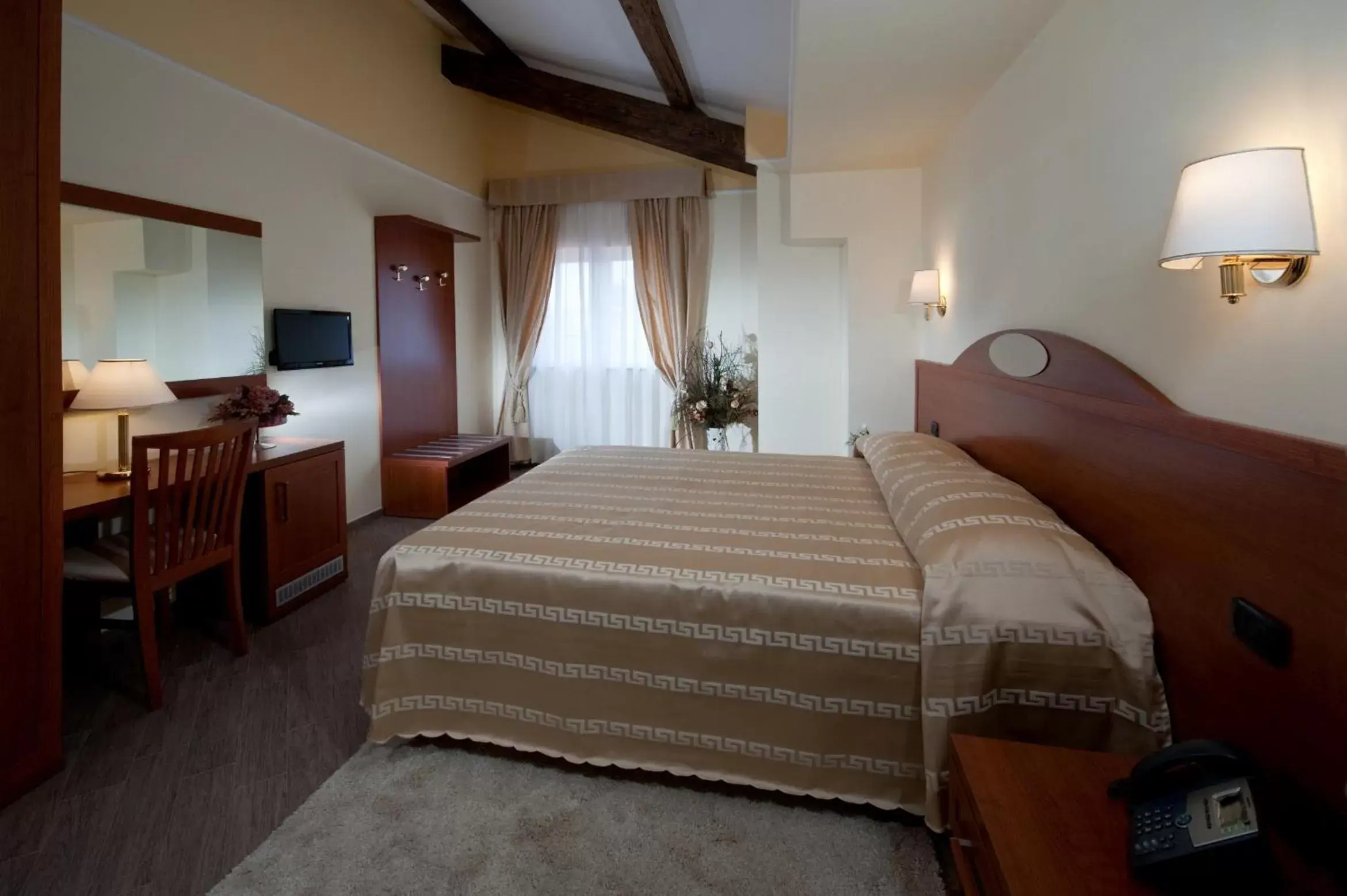 Bedroom, Bed in Hotel Roma Tiburtina Metro