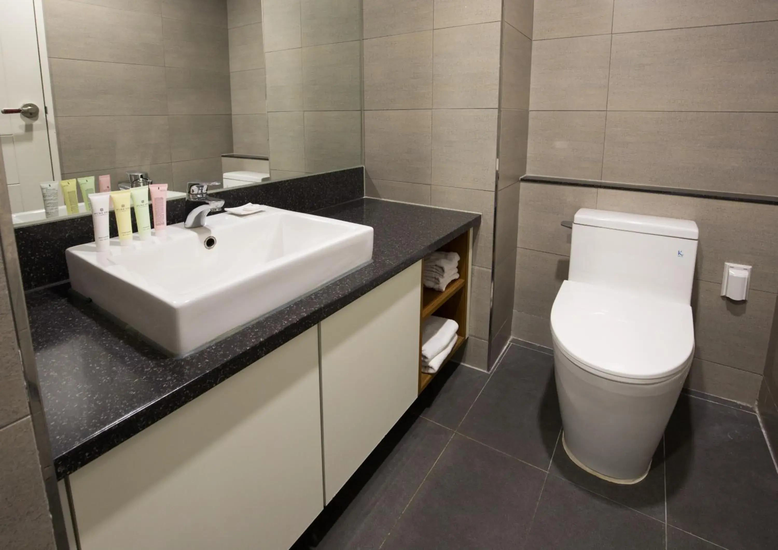 Toilet, Bathroom in Vistacay Hotel World Cup