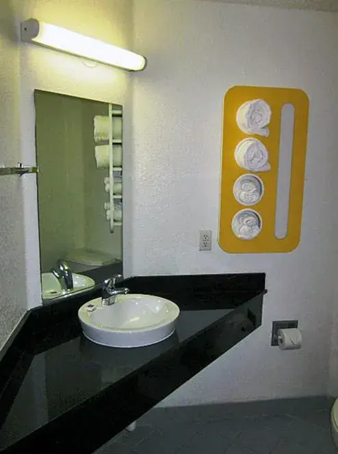 Bathroom in Motel 6-McKinney, TX - North