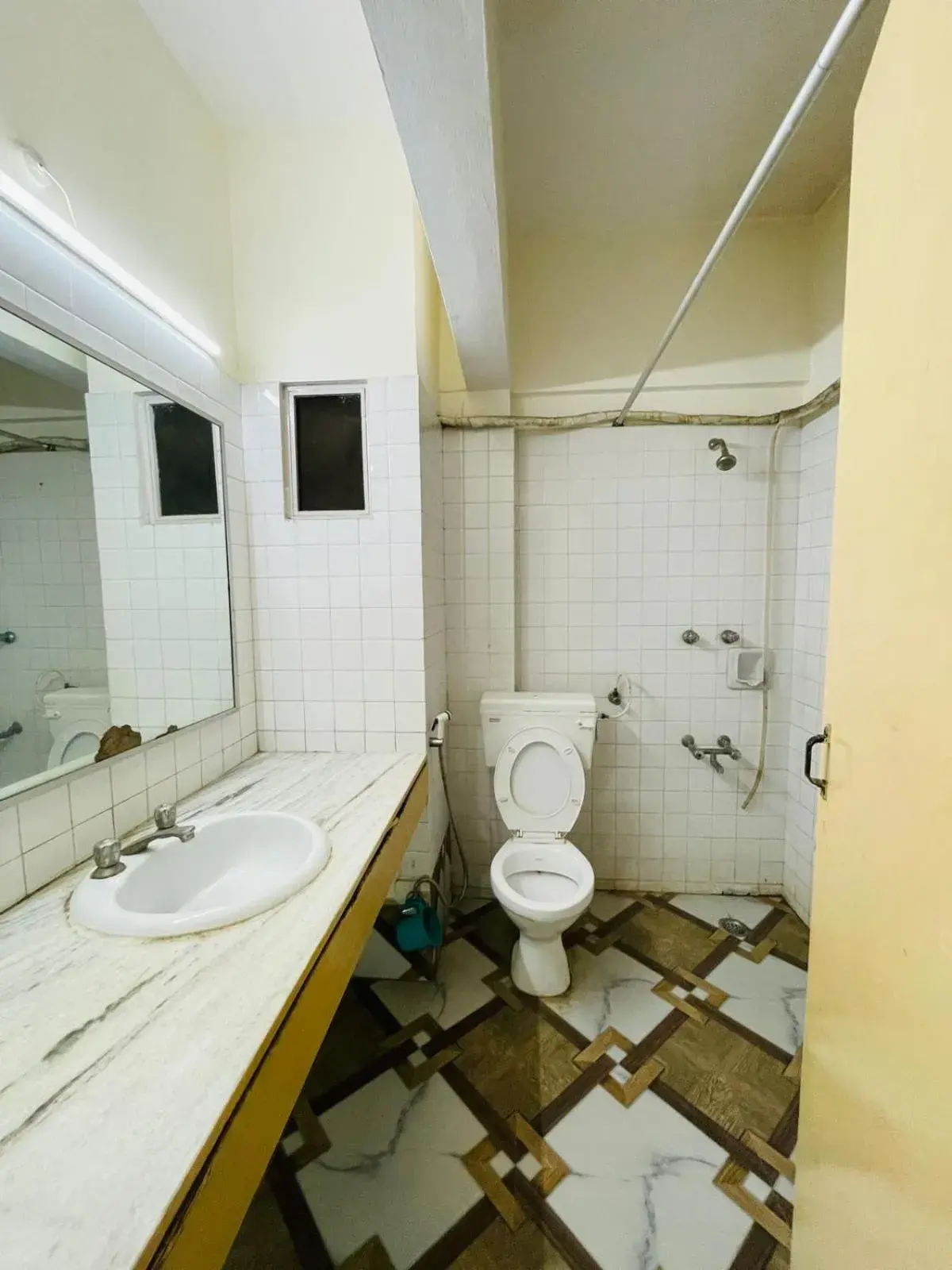 Bathroom in Gautam Hotel