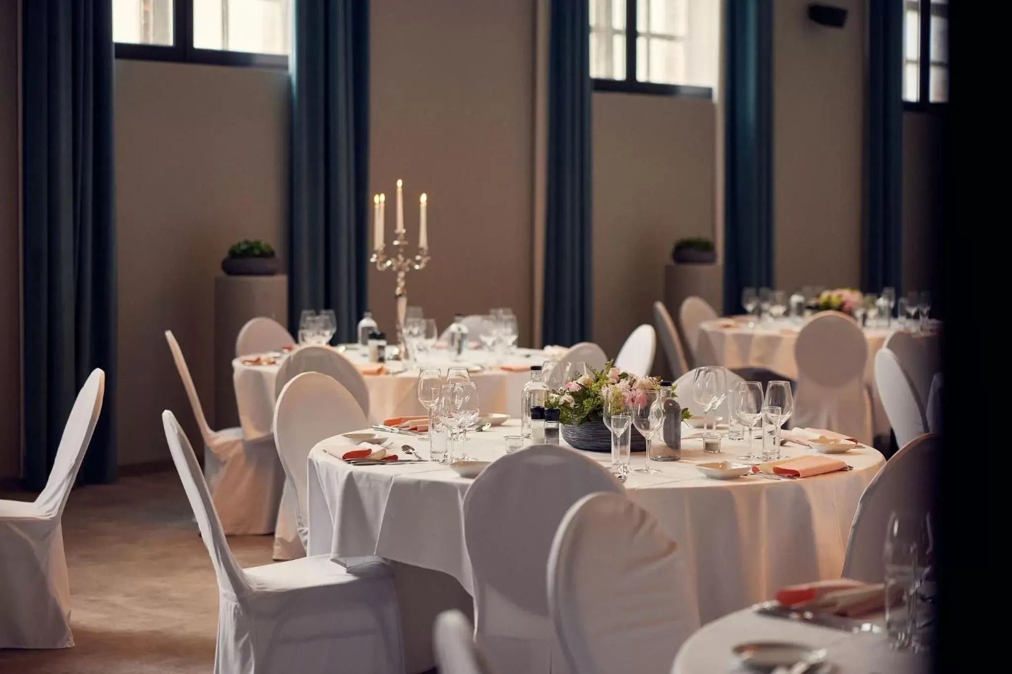 Banquet/Function facilities, Restaurant/Places to Eat in Van der Valk Hotel Mechelen