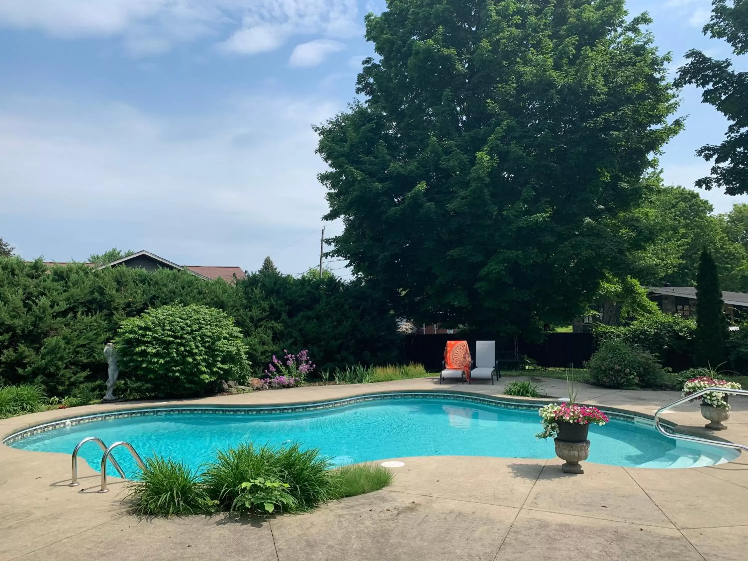 Swimming Pool in Manoir Alegria