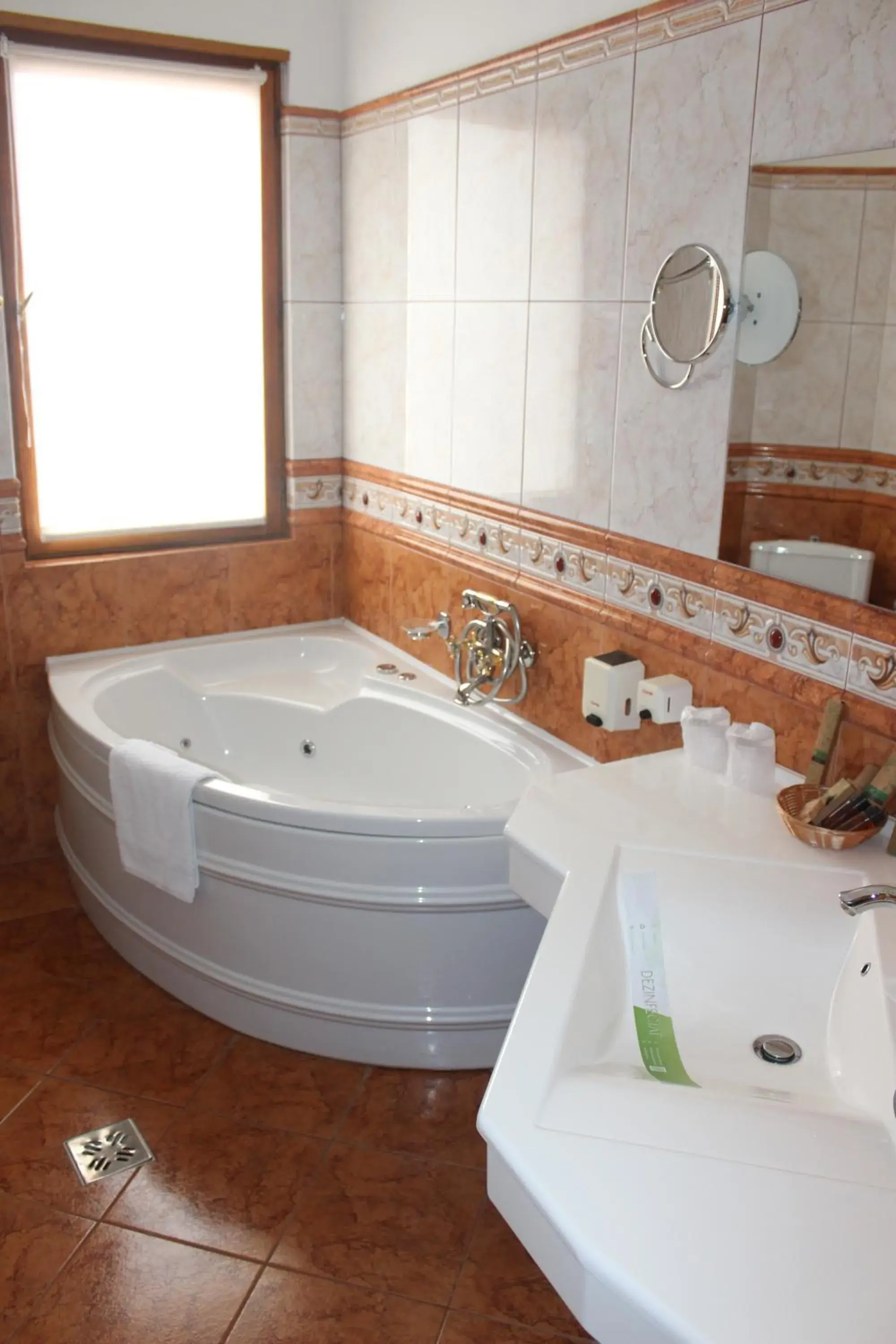 Hot Tub, Bathroom in Casa Cranta