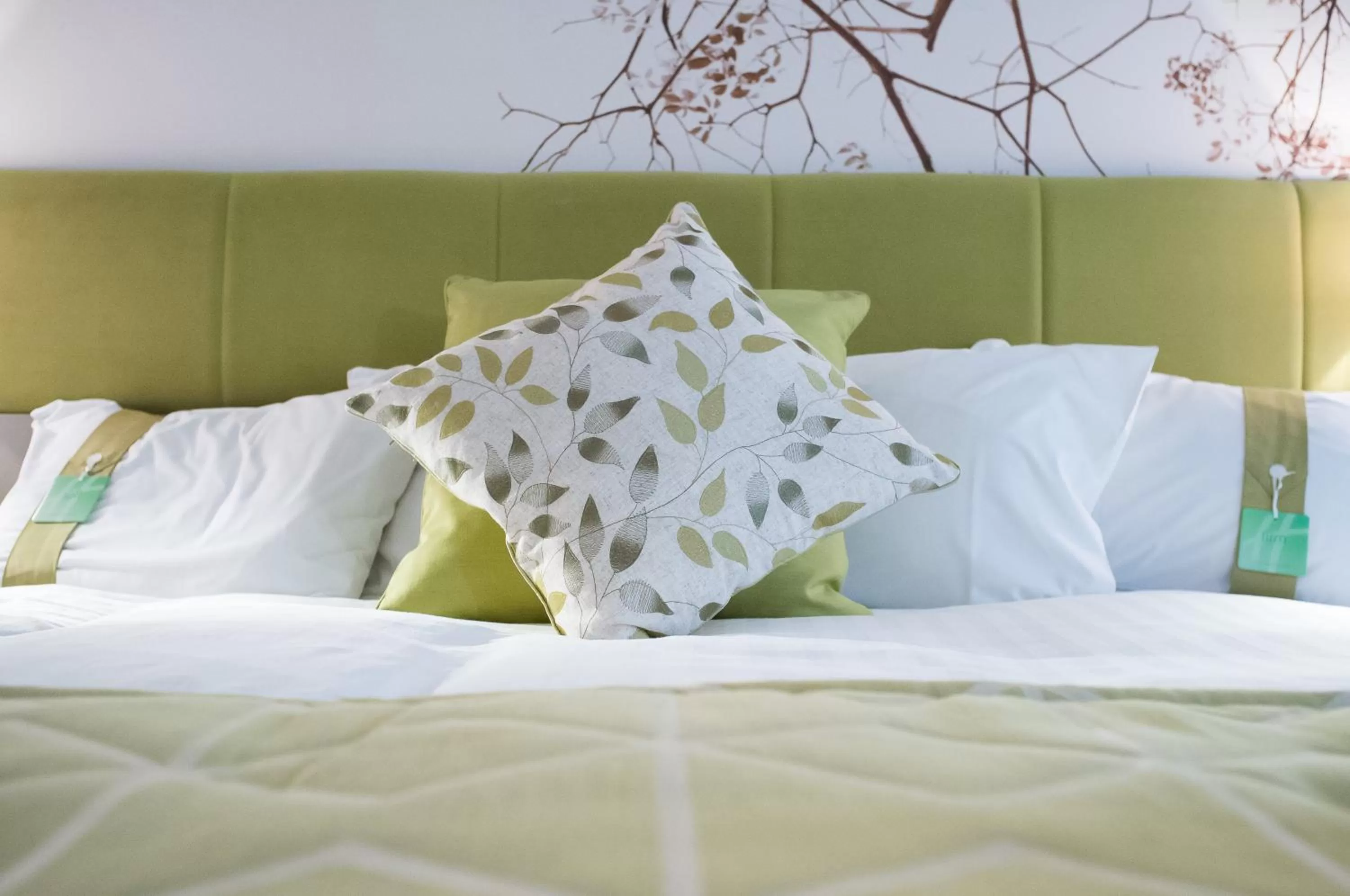 Photo of the whole room, Bed in Holiday Inn Corby Kettering A43 by IHG