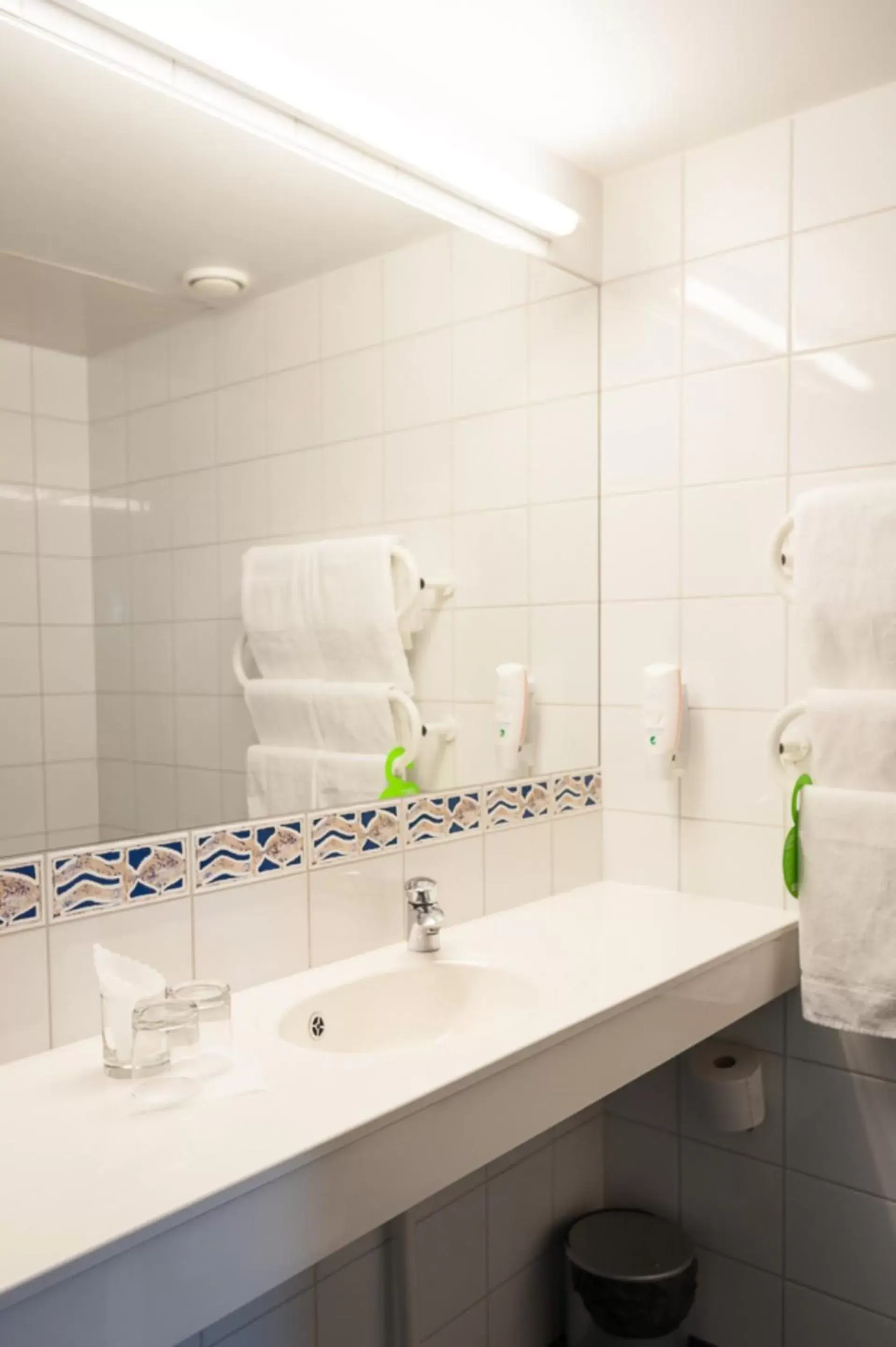 Shower, Bathroom in Tallink Express Hotel