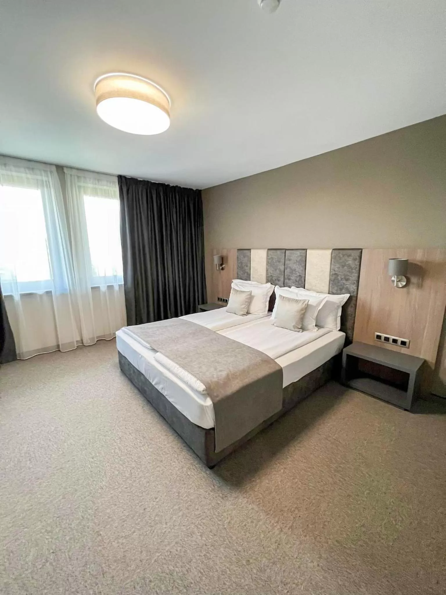 Deluxe Double Room in Jitomir Hotel