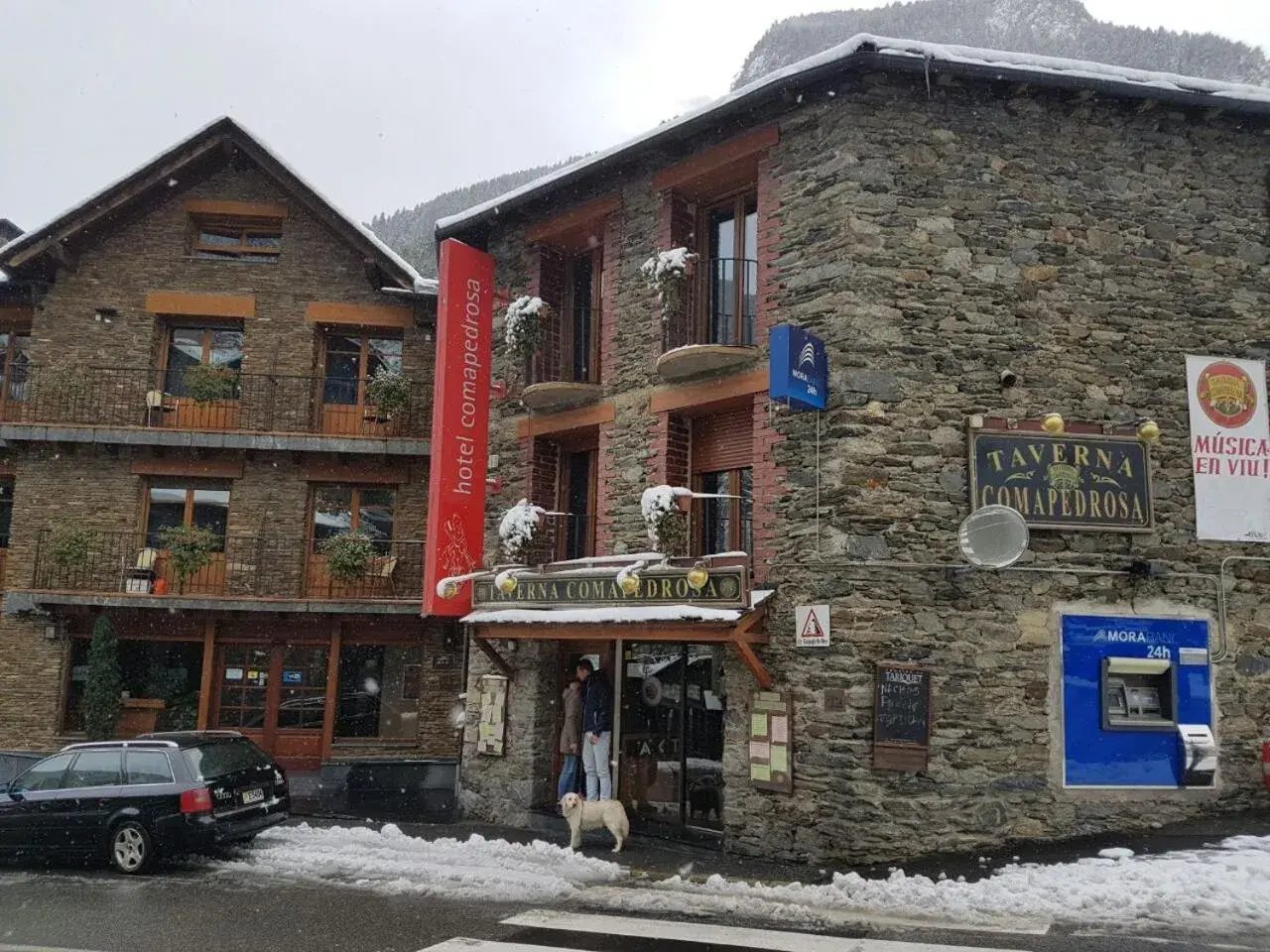 Facade/entrance, Winter in Hotel Comapedrosa