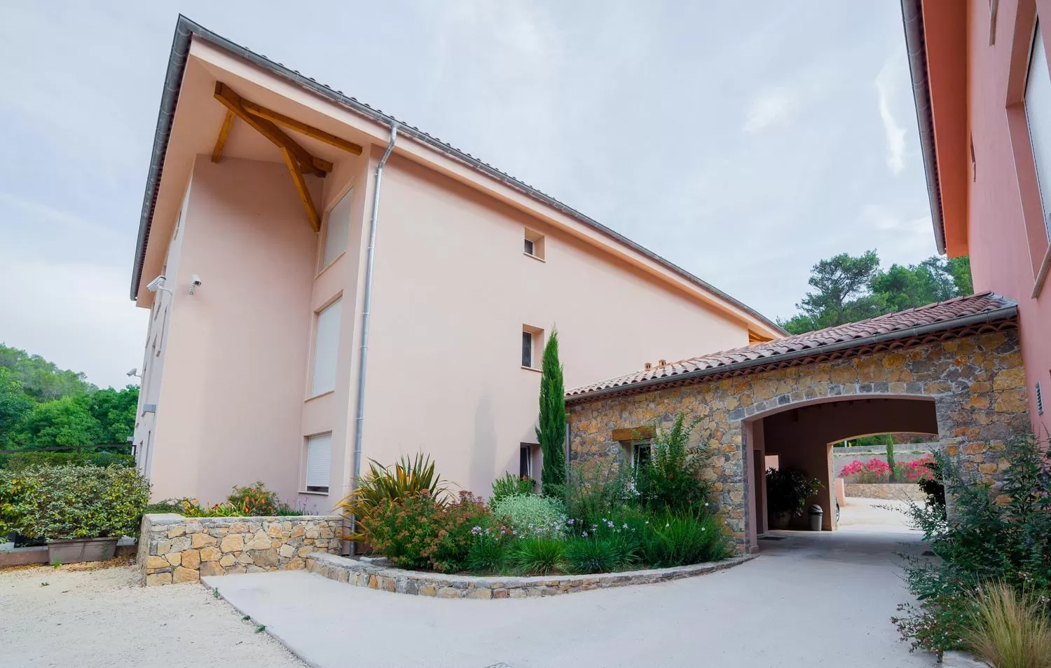 Facade/entrance in The Originals City, Hôtel Les Bastides du Gapeau