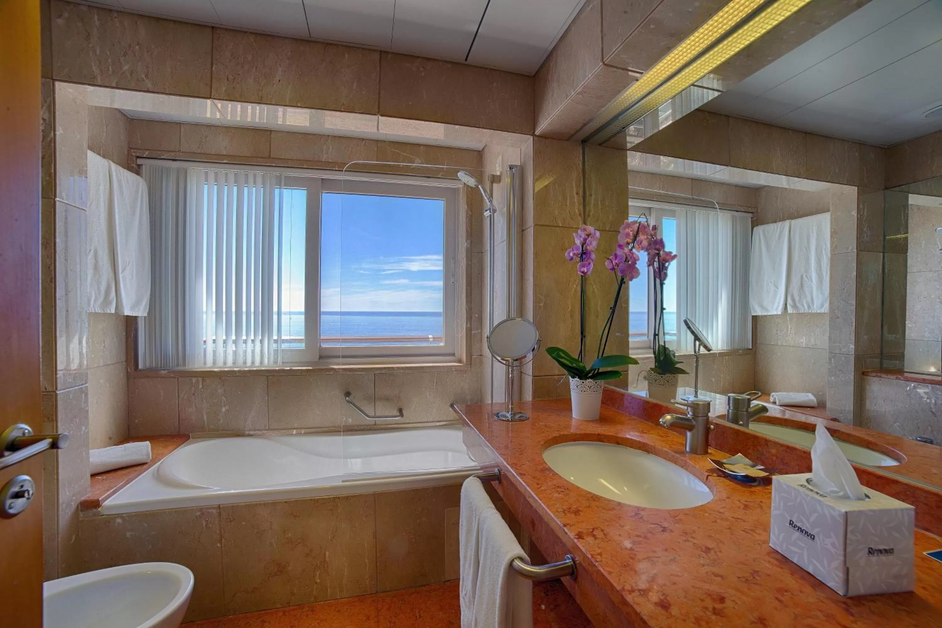 Toilet in SANA Sesimbra Hotel