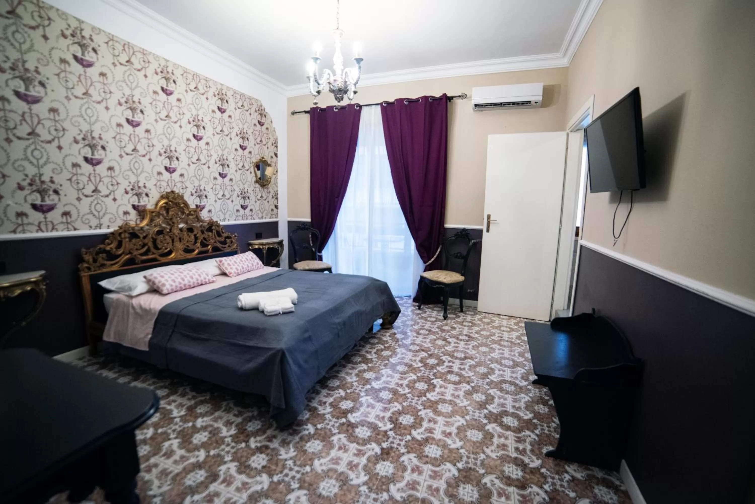 Bed in Barocco al centro