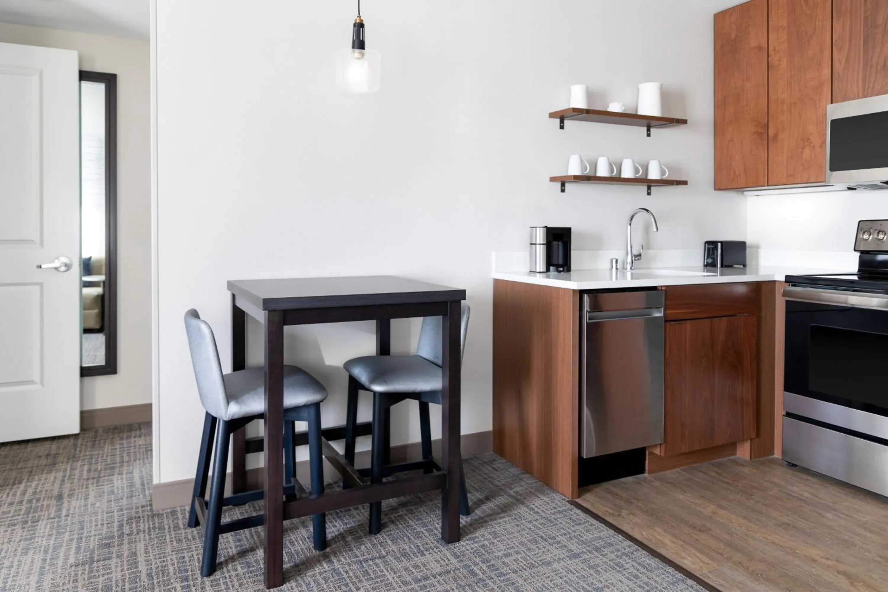 Photo of the whole room, Kitchen/Kitchenette in Residence Inn by Marriott Fairfield Napa