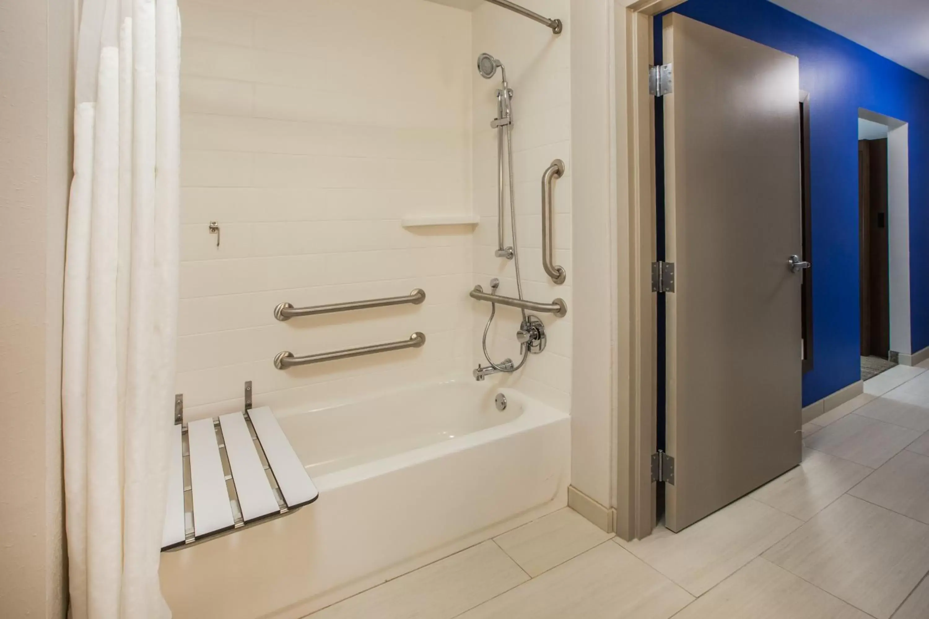 Bathroom in Holiday Inn Express - Jamaica - JFK AirTrain - NYC, an IHG Hotel