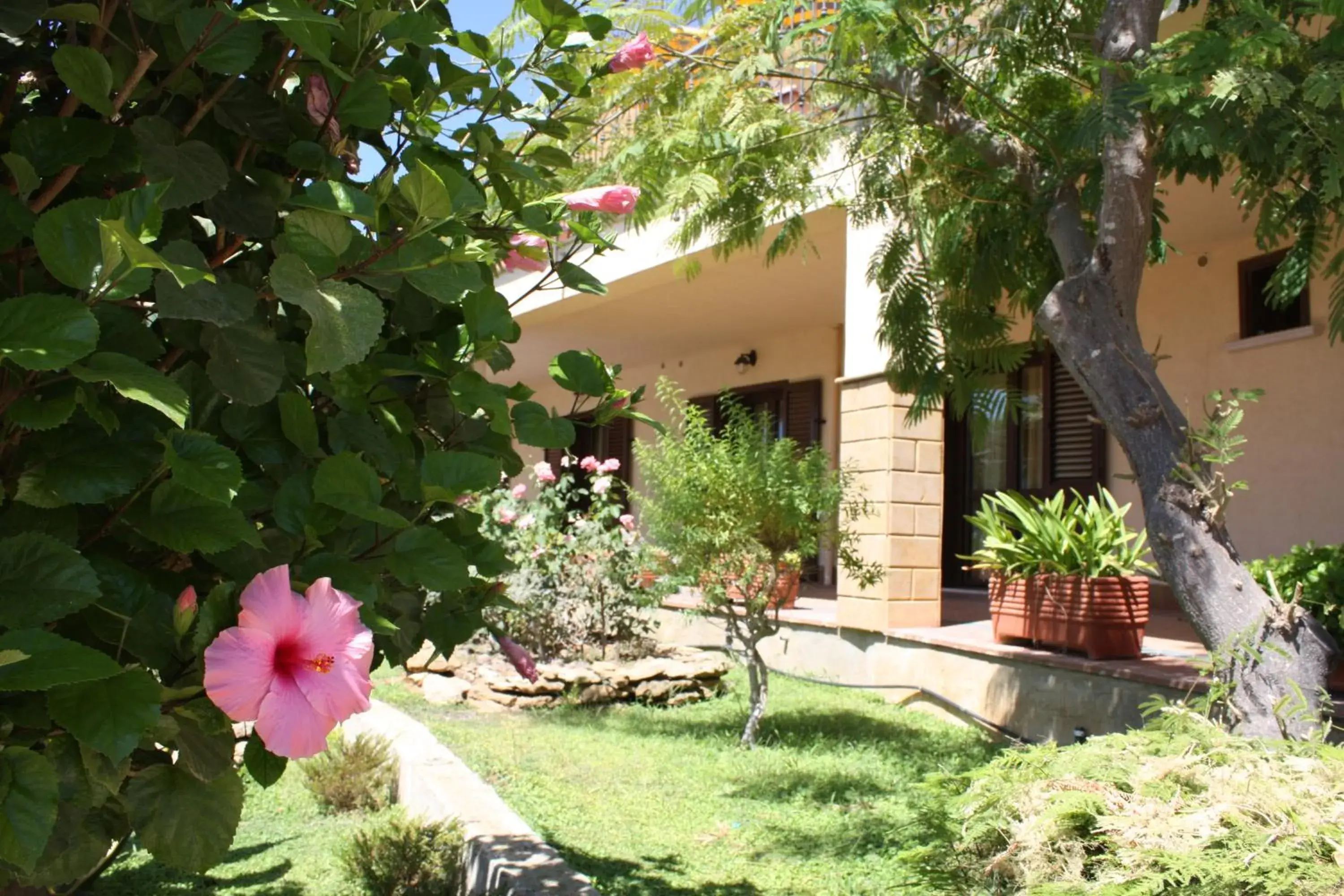 Facade/entrance in Triscinamare Hotel Residence Facade/entrance in Triscinamare Hotel Residence