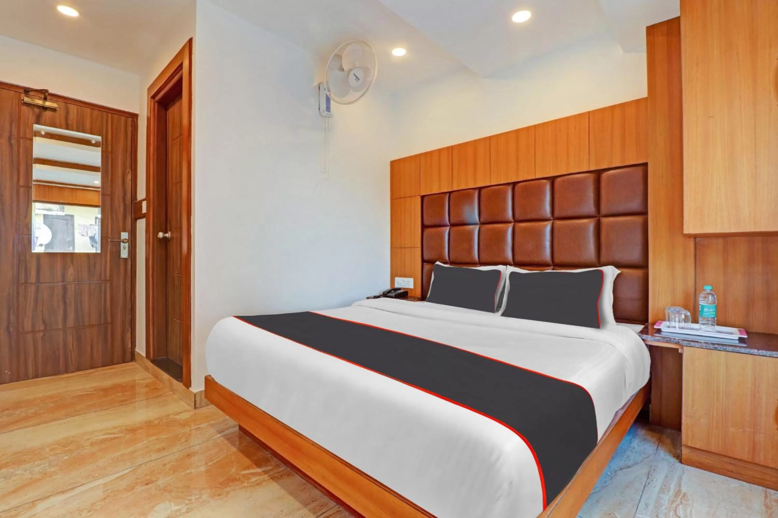 Classic Triple Room in FabHotel Clock View 500M From The Mall Road