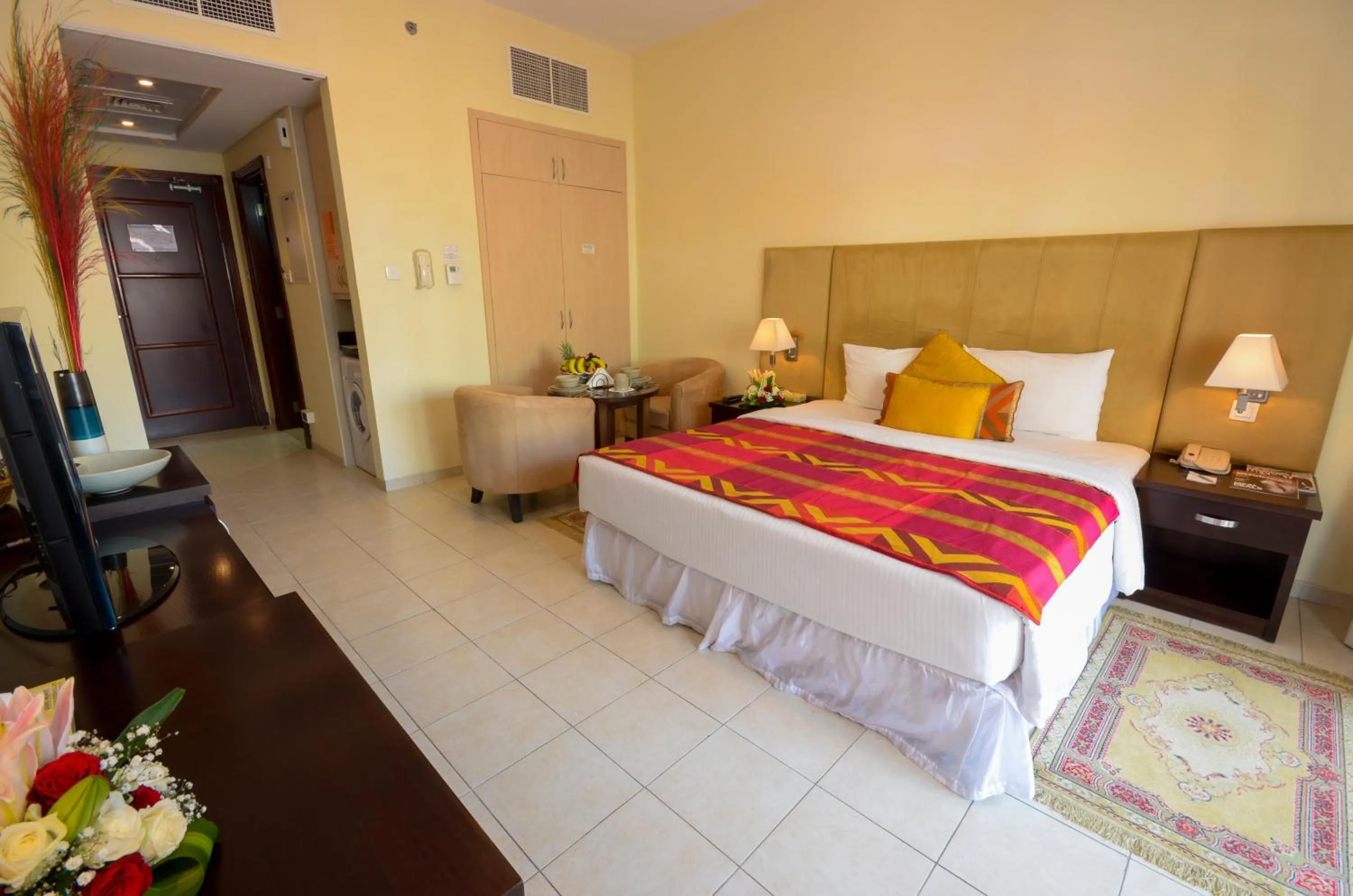 Bedroom, Bed in Parkside Hotel Apartment