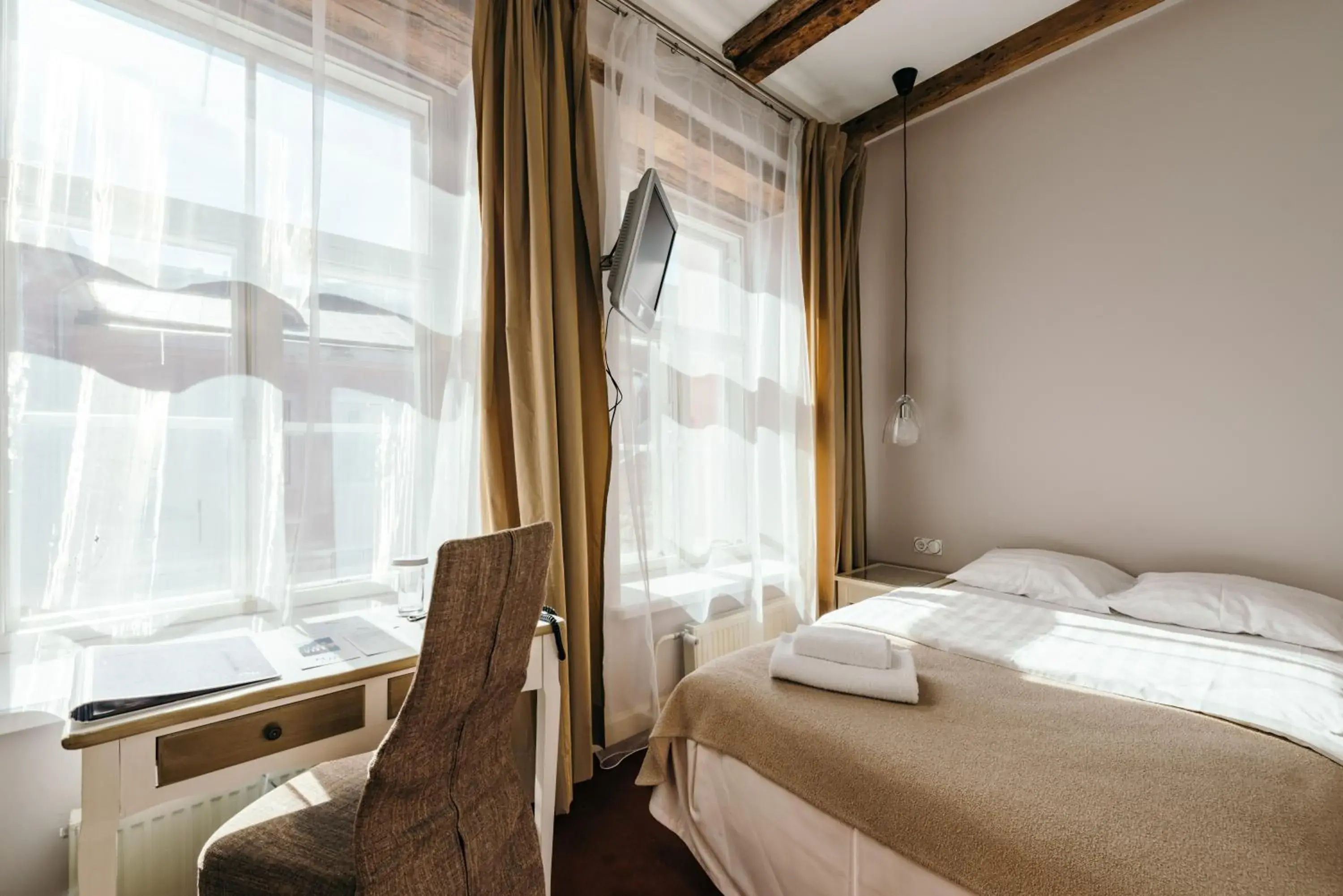 Bedroom in Merchants House Hotel