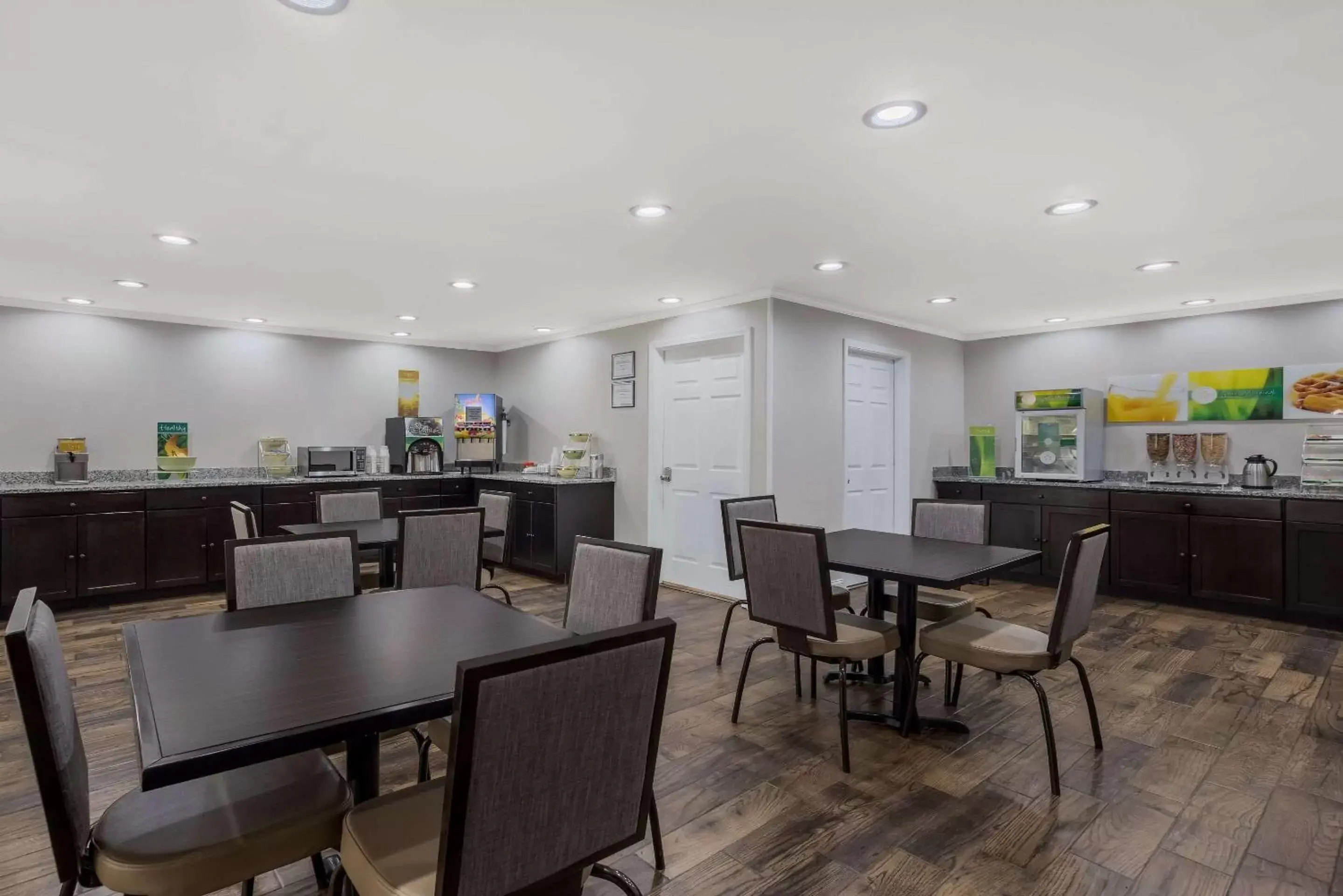 Breakfast in Quality Inn Breakfast in Quality Inn