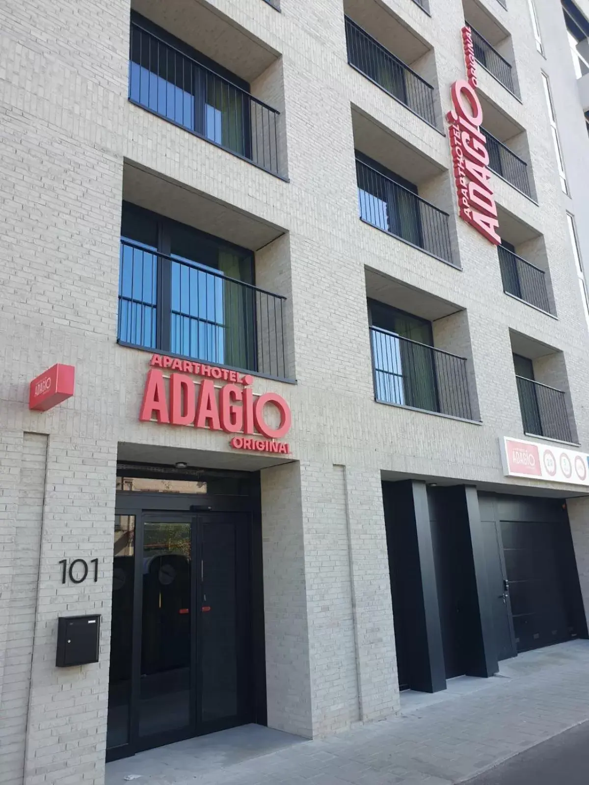 Property Building in Aparthotel Adagio Antwerp City Center