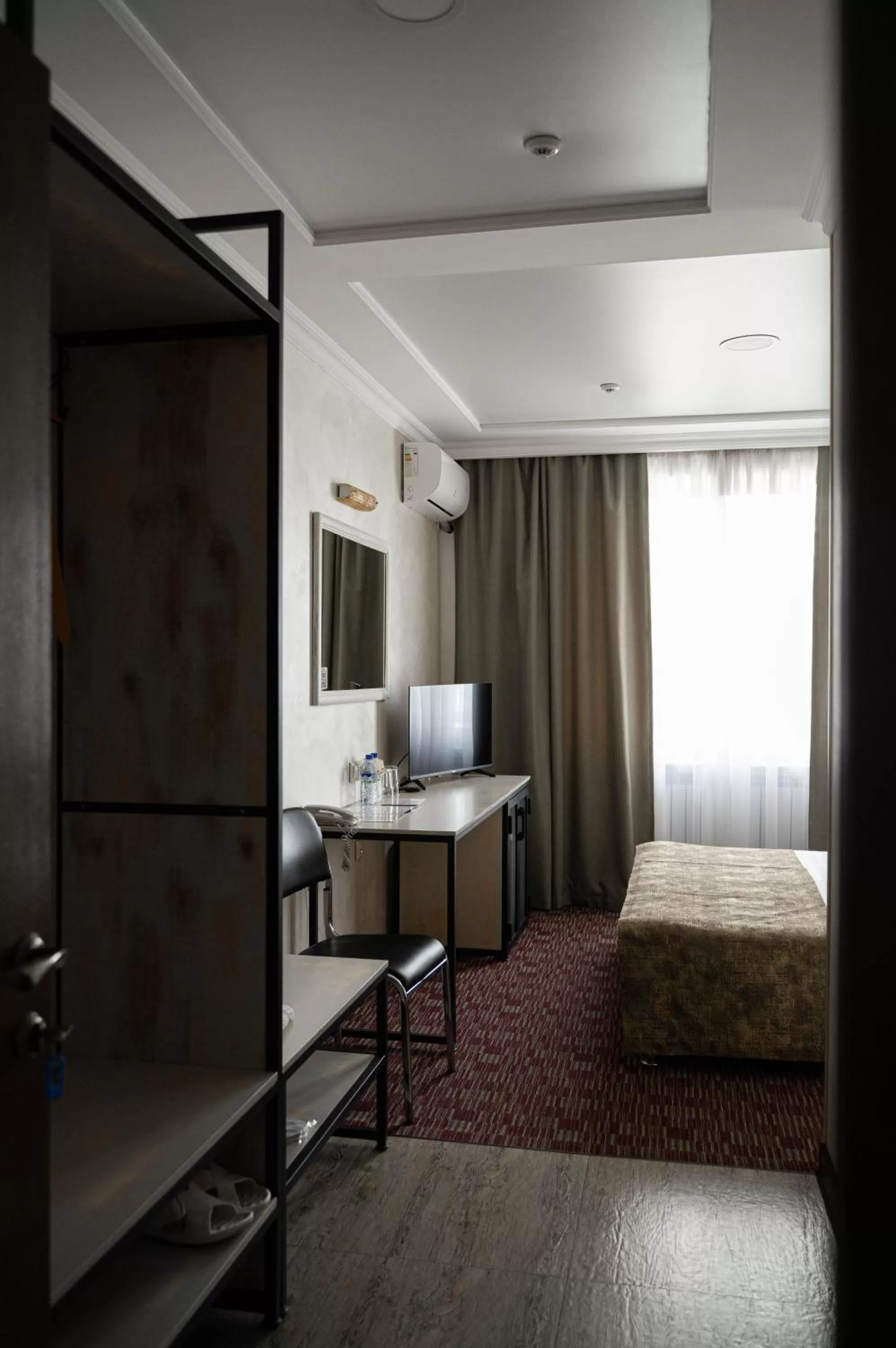 Photo of the whole room, TV/Entertainment Center in UYUTNYY DOM