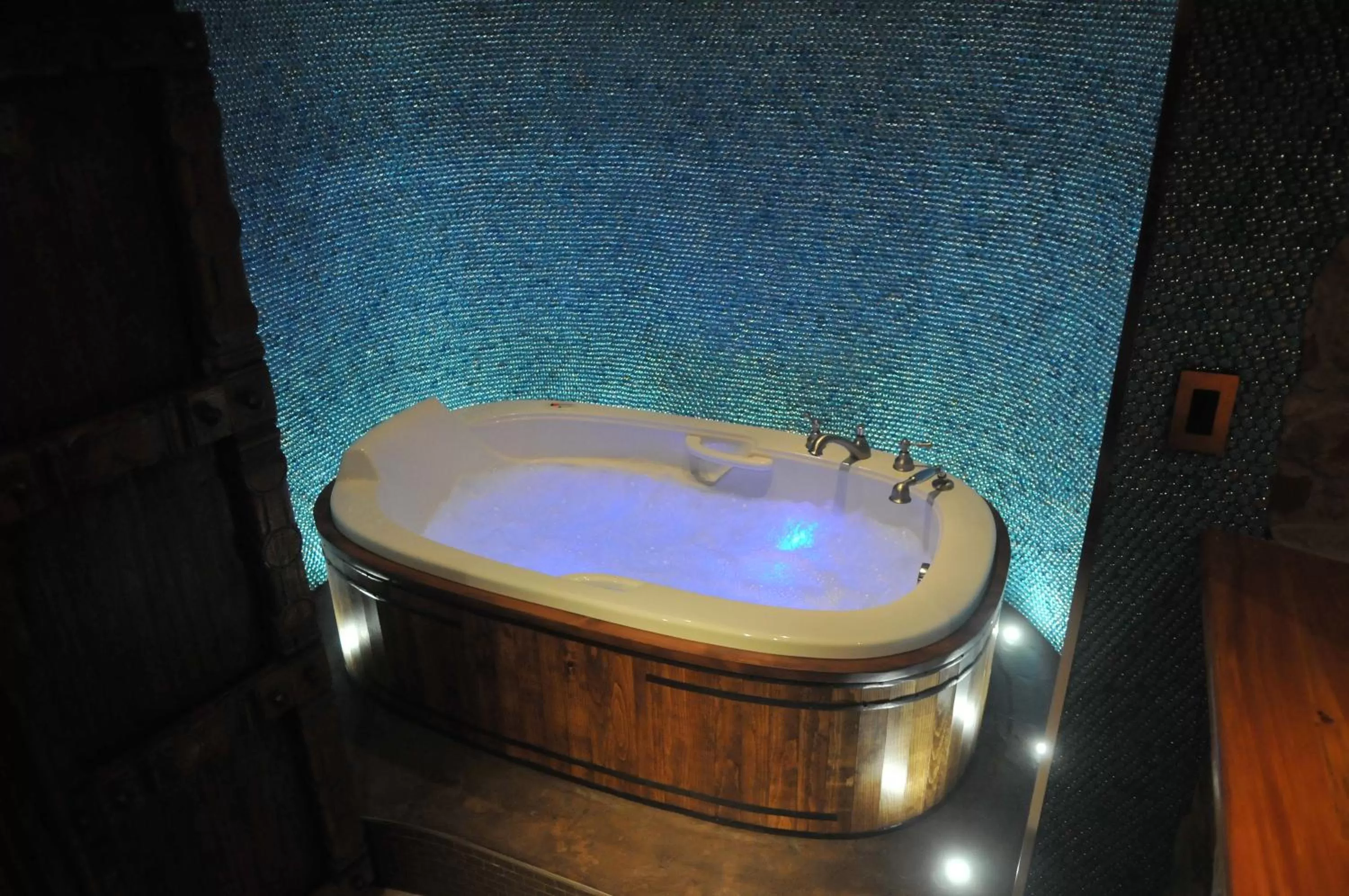 Hot Tub in Manoir Ramezay