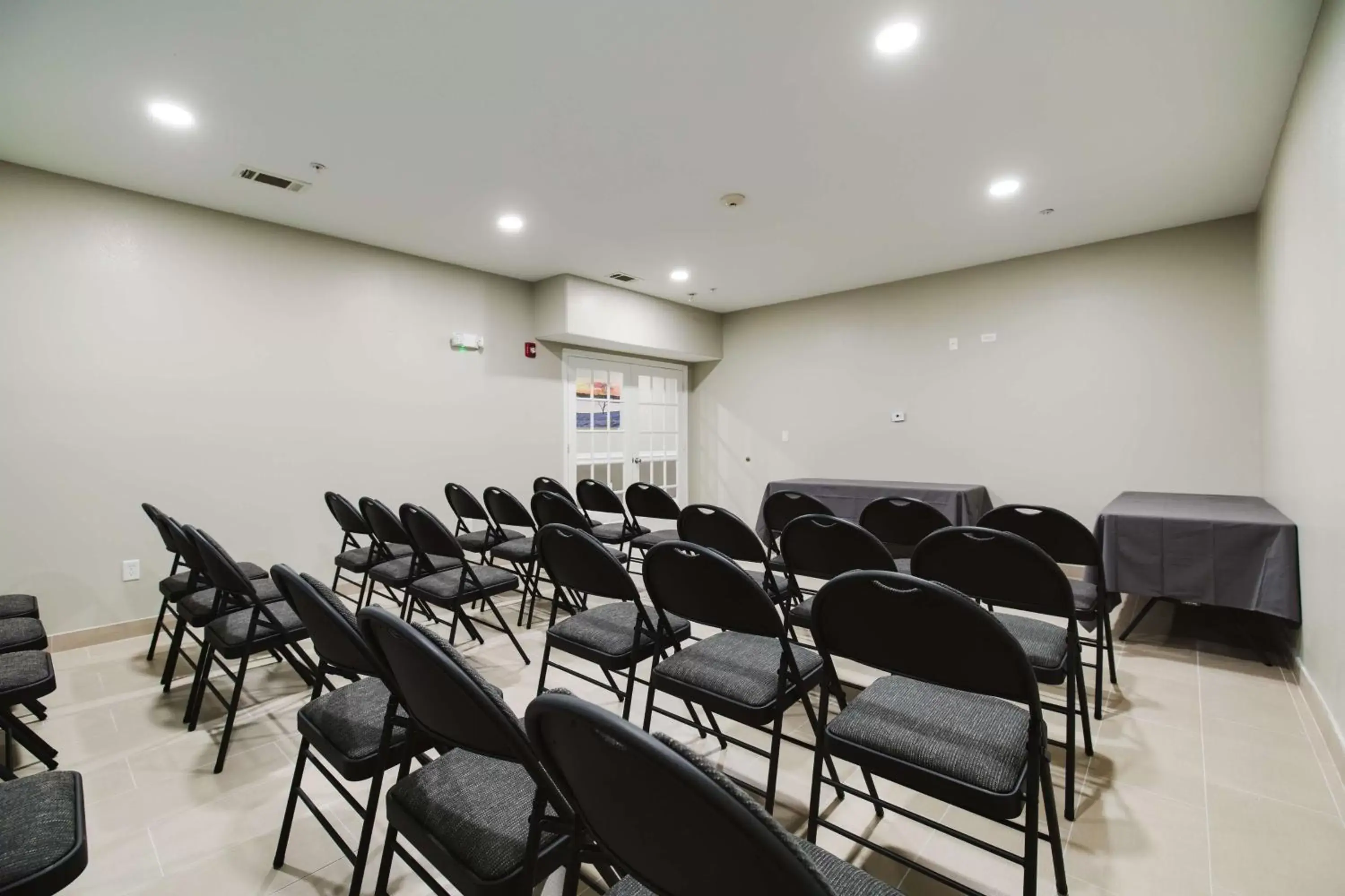Meeting/conference room in SureStay Studio by Best Western Conroe Downtown
