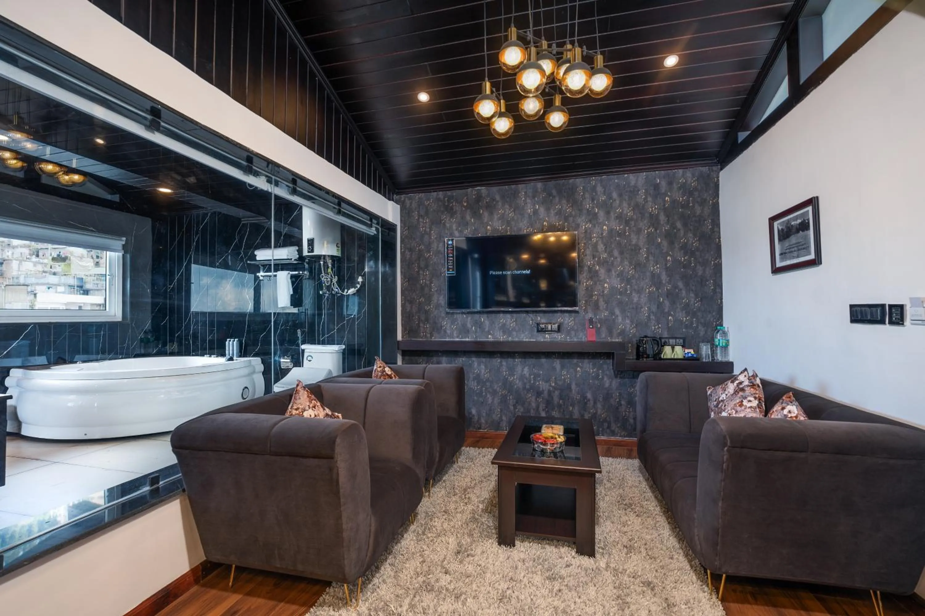 Hot Tub in The West Gate Posada By Summit