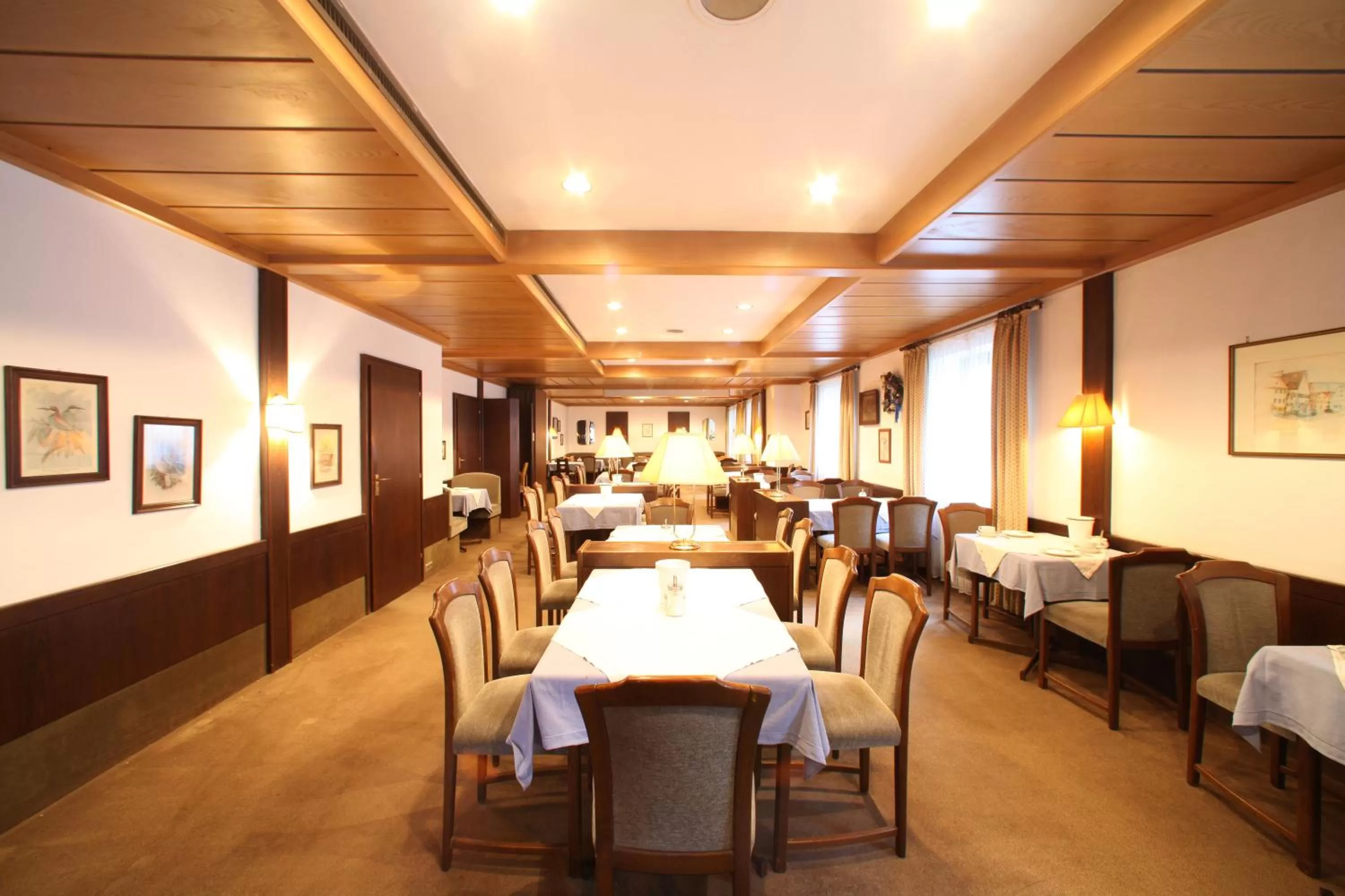 Restaurant/places to eat in Hotel-Landgasthof Schuster