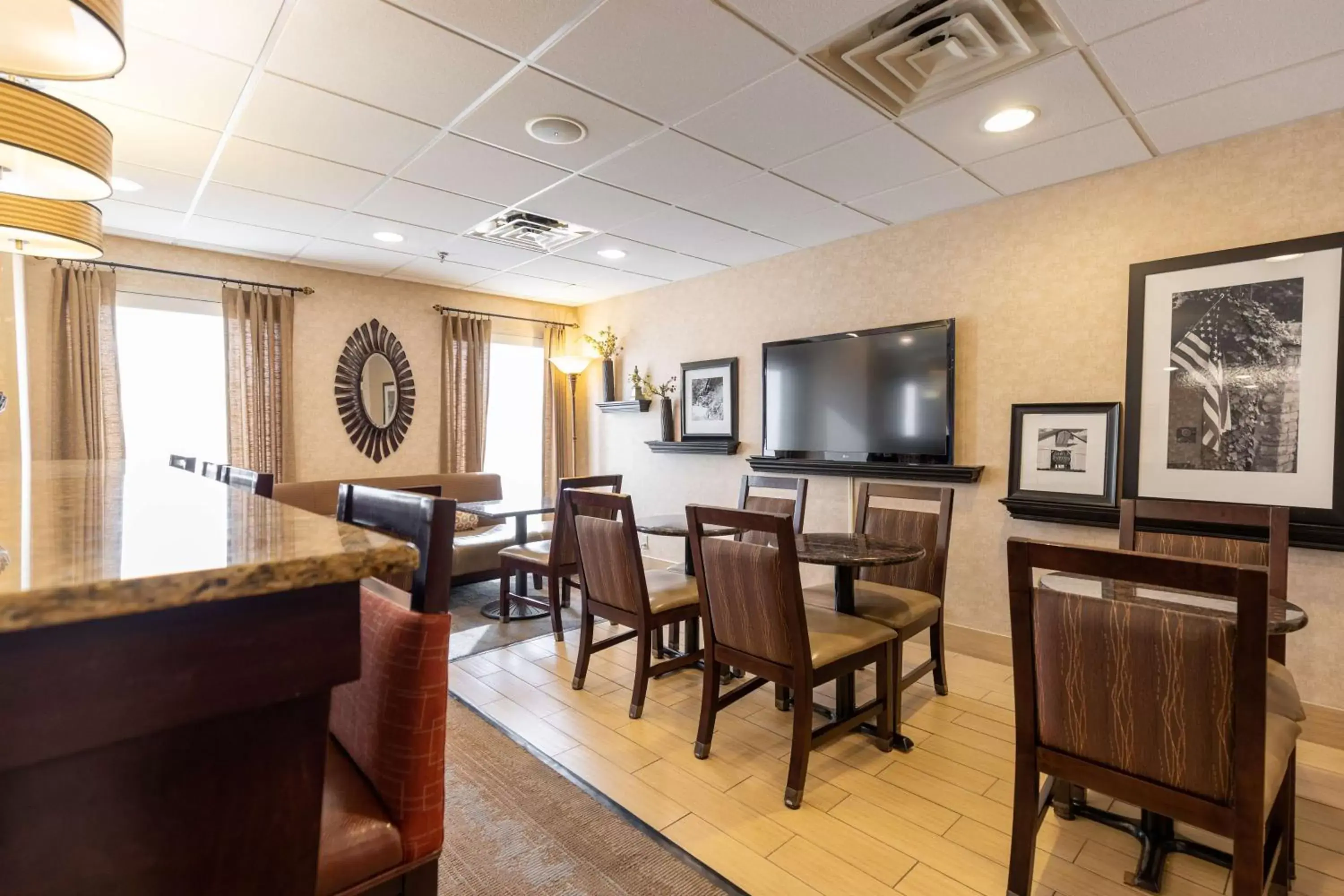 Lobby or reception in Hampton Inn by Hilton of Kuttawa Eddyville