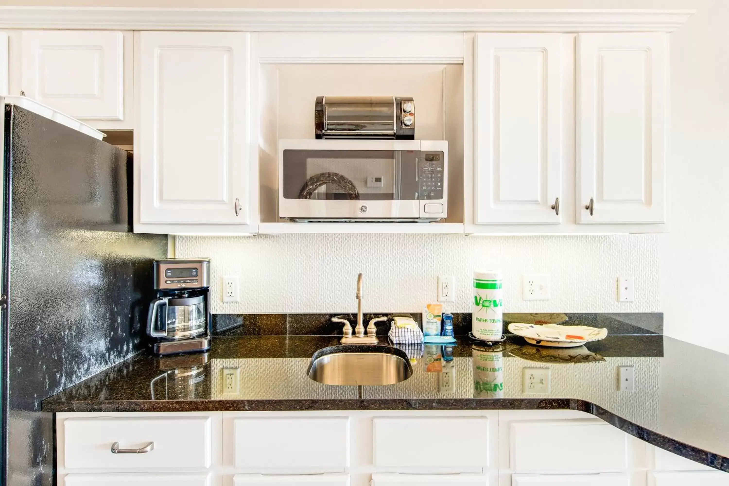 Kitchen/Kitchenette in Inn at Seacrest 403