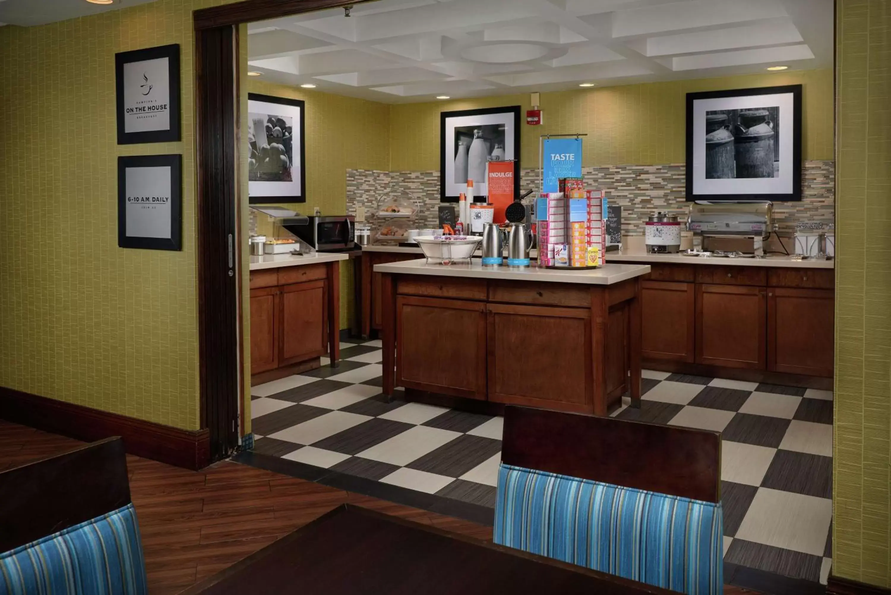 Dining area, Lobby/Reception in Hampton Inn Franklin