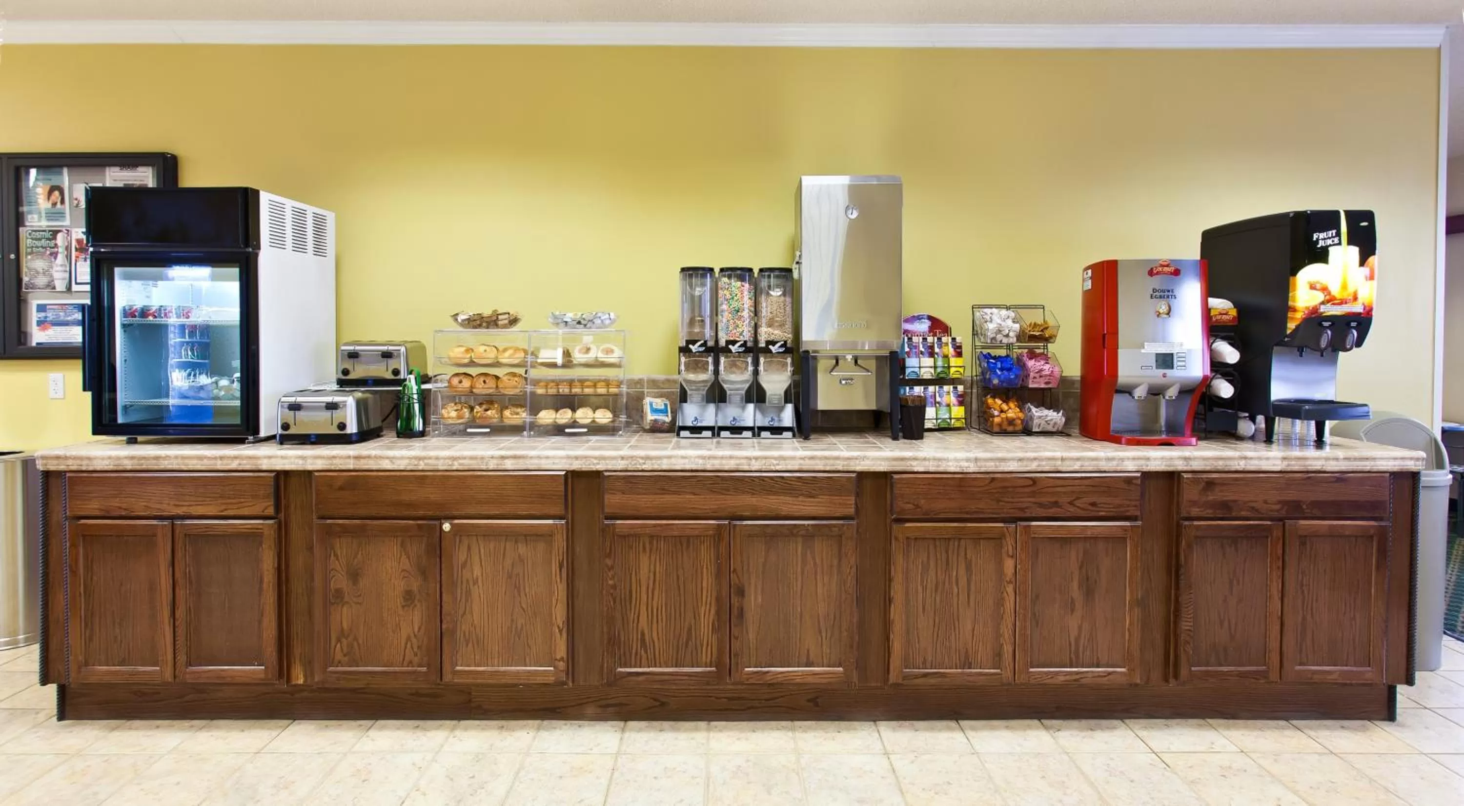 Dining area in Landmark Inn Fort Irwin