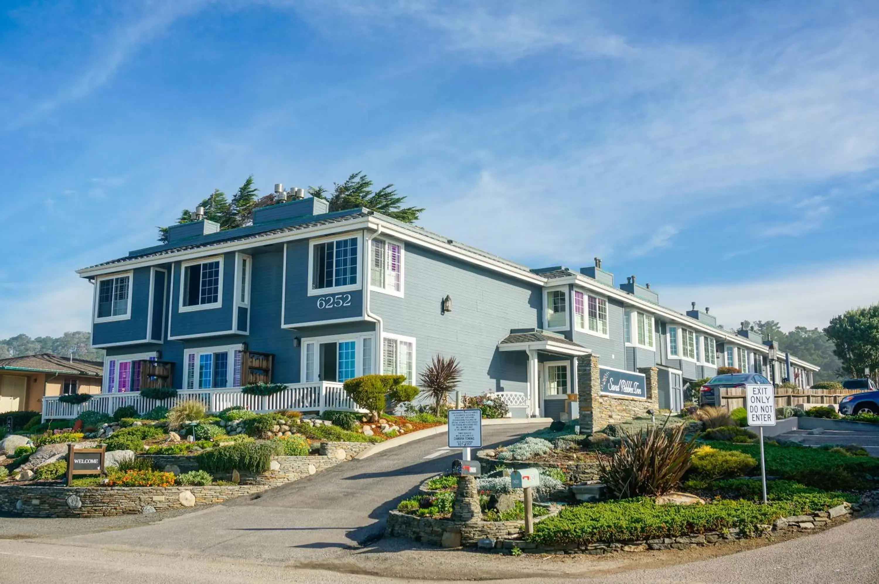 Facade/entrance, Property Building in Sand Pebbles Inn