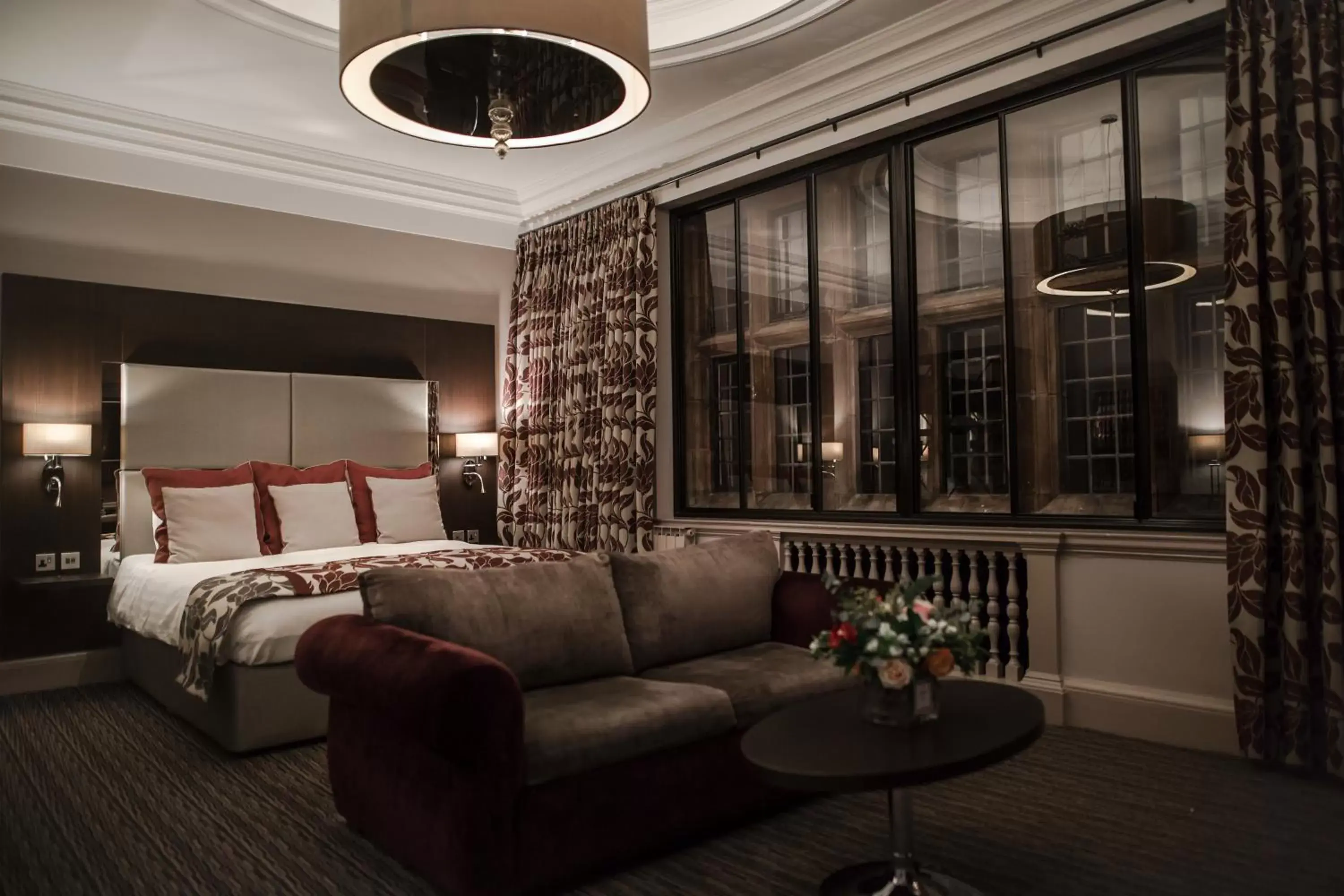 Bedroom, Seating Area in Abbey House Hotel