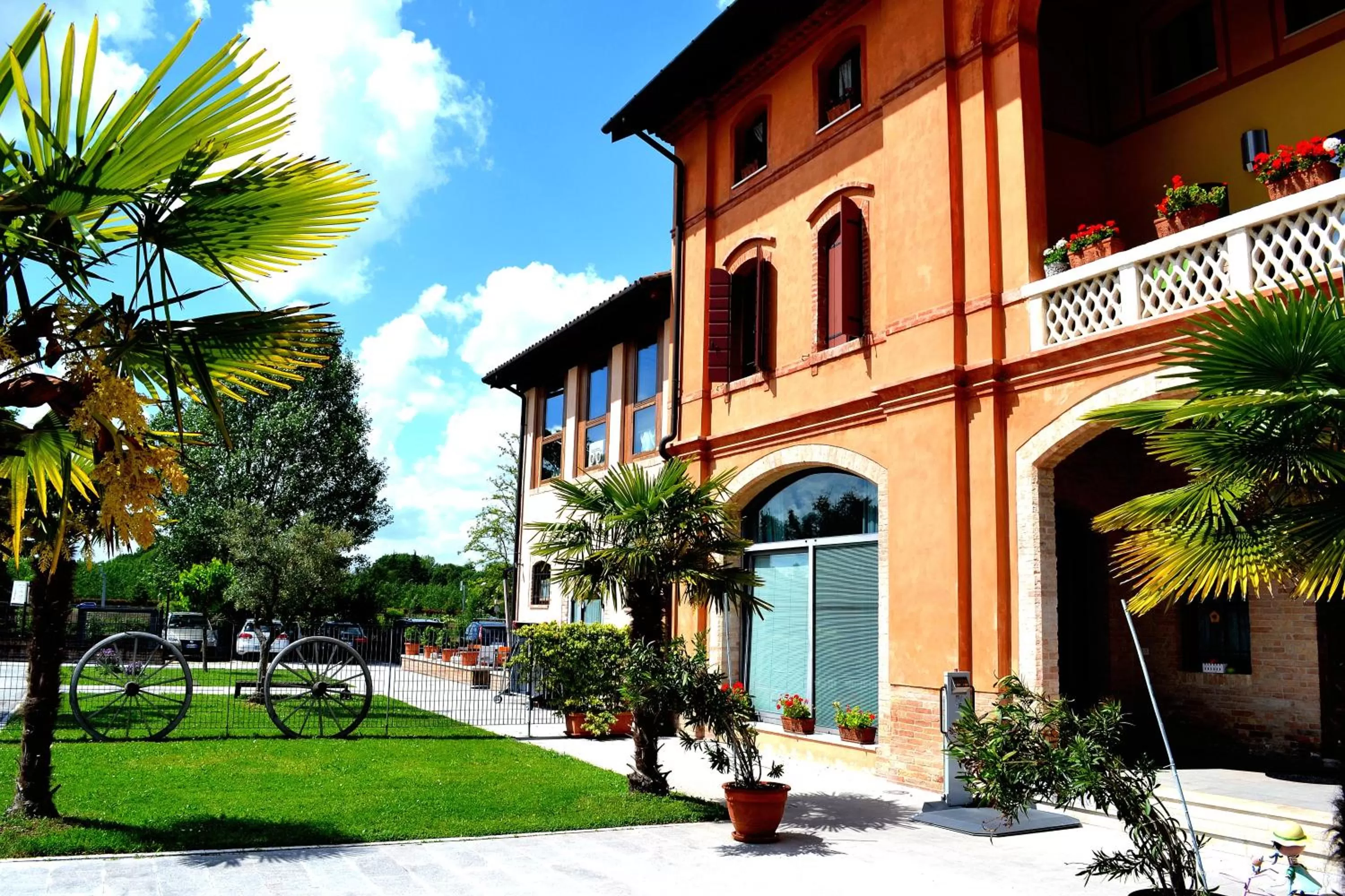 Facade/entrance in RESIDENCE BACO Da SETA