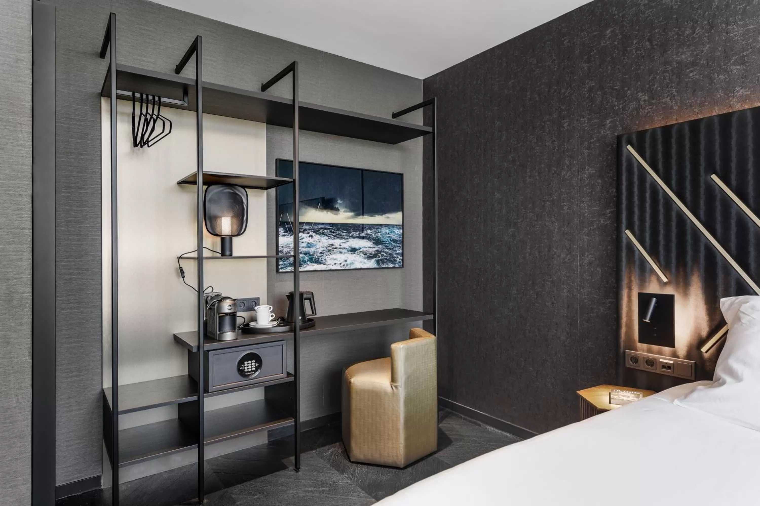 Bedroom, Bed in Le Marin Hotel Rotterdam City - Handwritten Collection